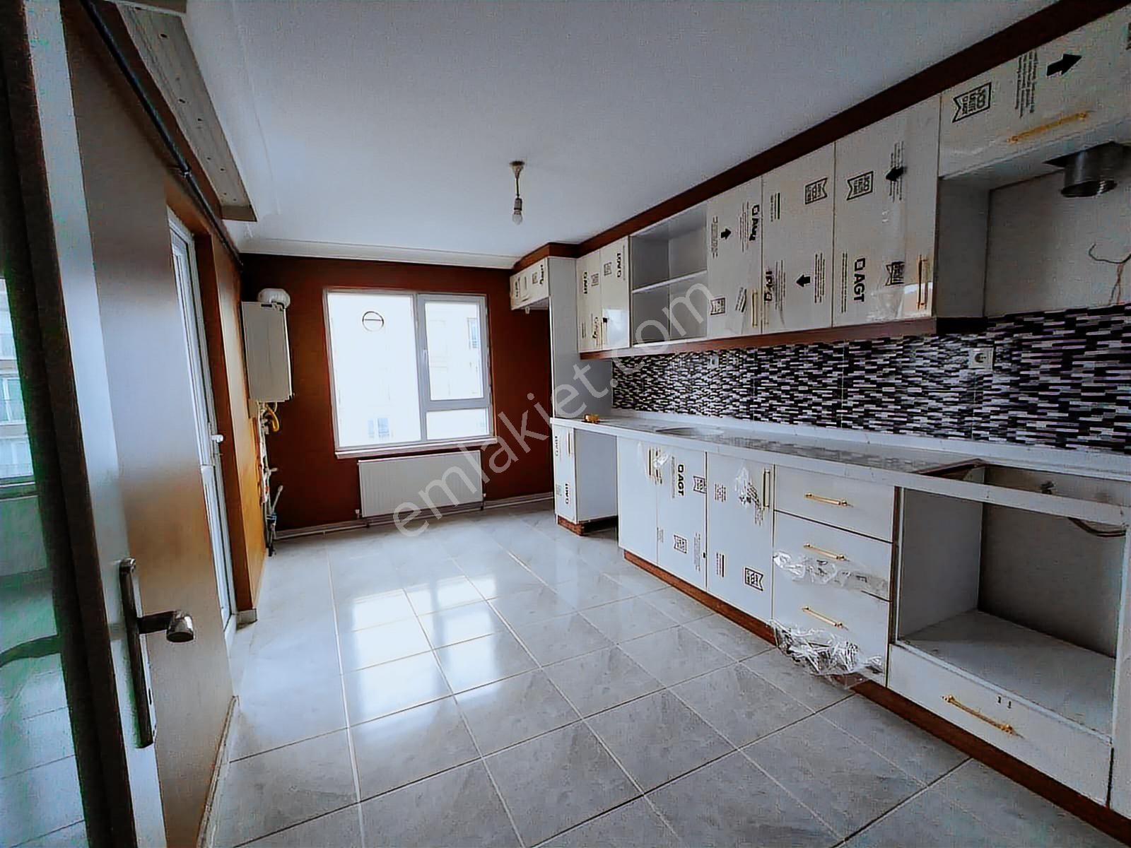 Yılmazer'den Beşikkaya Caddede Ful Manzara Masrafsız İskanlı 5+1