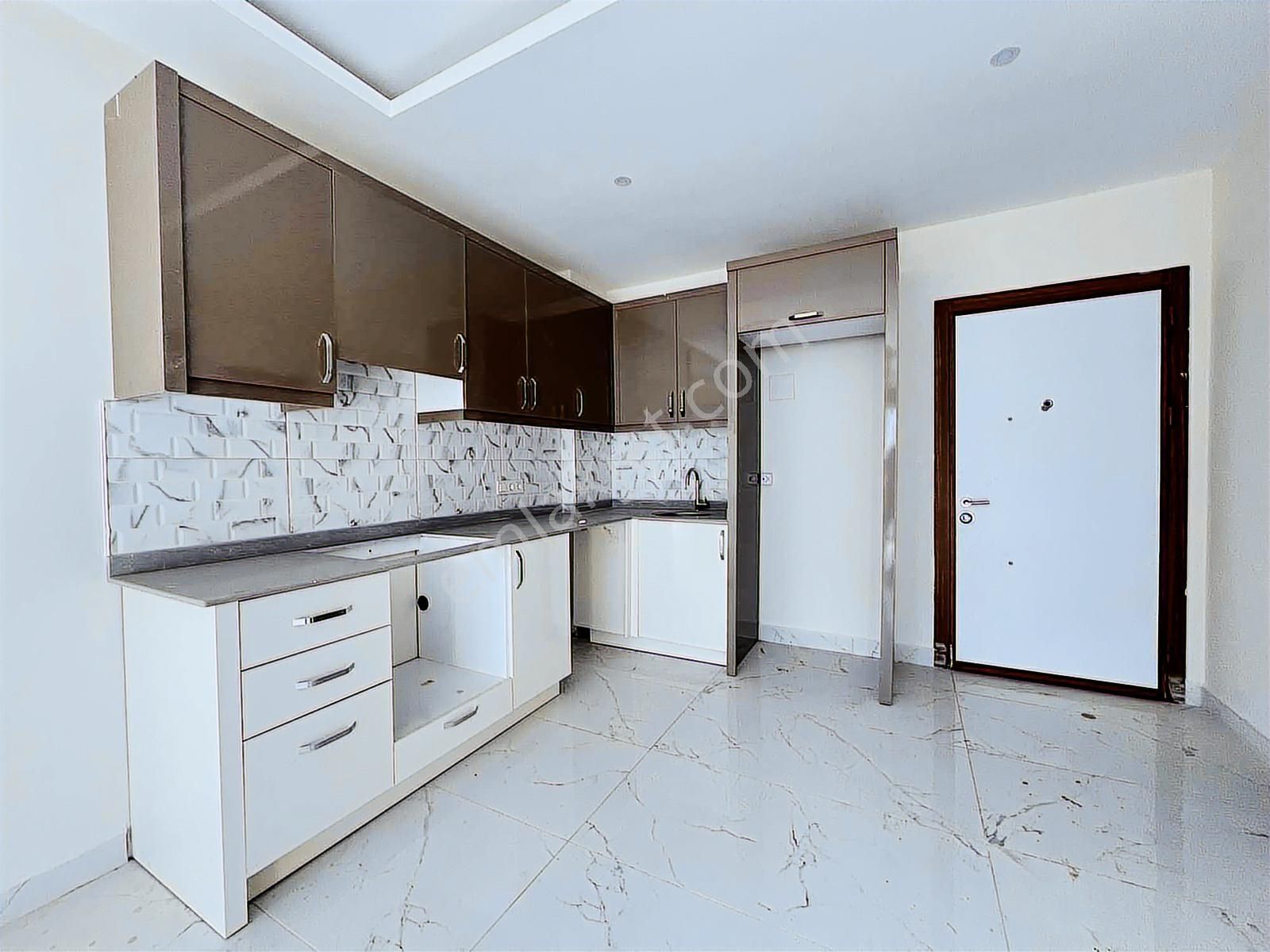 Oba Karakocalı Da Full Kompleks Aktiviteli Binada 1+1 Daire