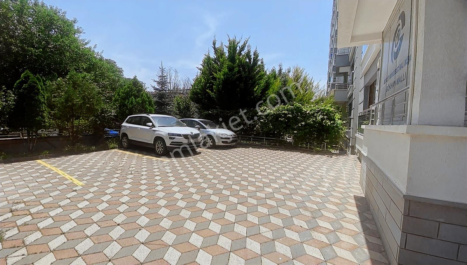 Mercanlardan Demetevler'de 6+1 Satılık Dublex Daire - Görsel 2