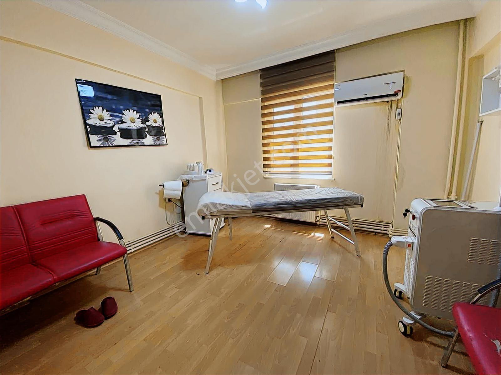 Alperen Gayrimenkul'den Çarşıda Devren Kiralık Güzellik Merkezi - Görsel 14