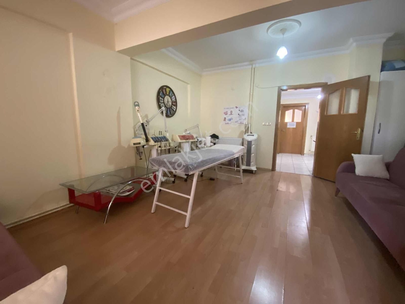 Alperen Gayrimenkul'den Çarşıda Devren Kiralık Güzellik Merkezi - Görsel 5