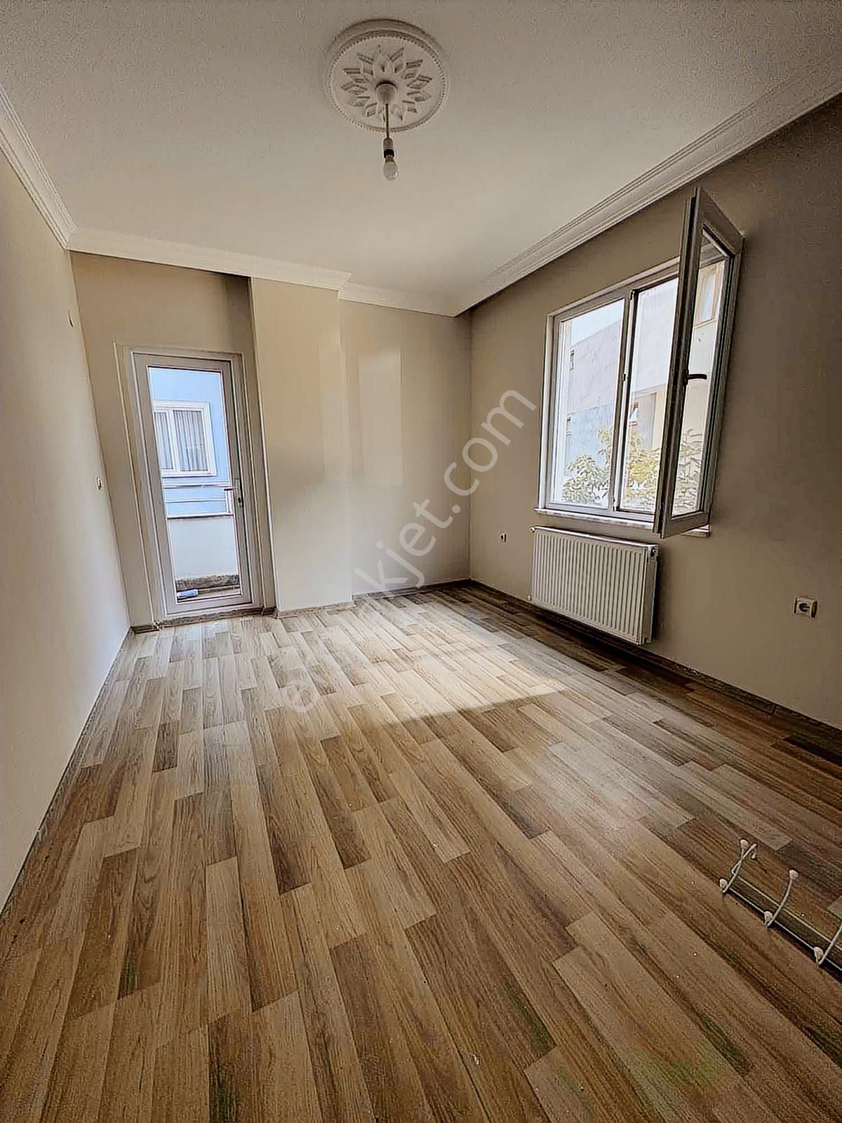 Dere Gayrimenkulden Caglaogluna 1 Sokak Salon Mutfak Ayrı 2+1 - Görsel 6