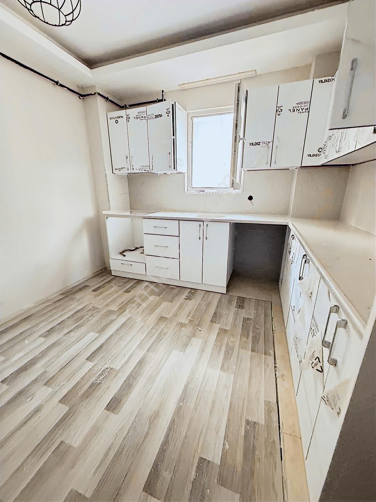 Dere Gayrimenkulden Caglaogluna 1 Sokak Salon Mutfak Ayrı 2+1 - Görsel 2