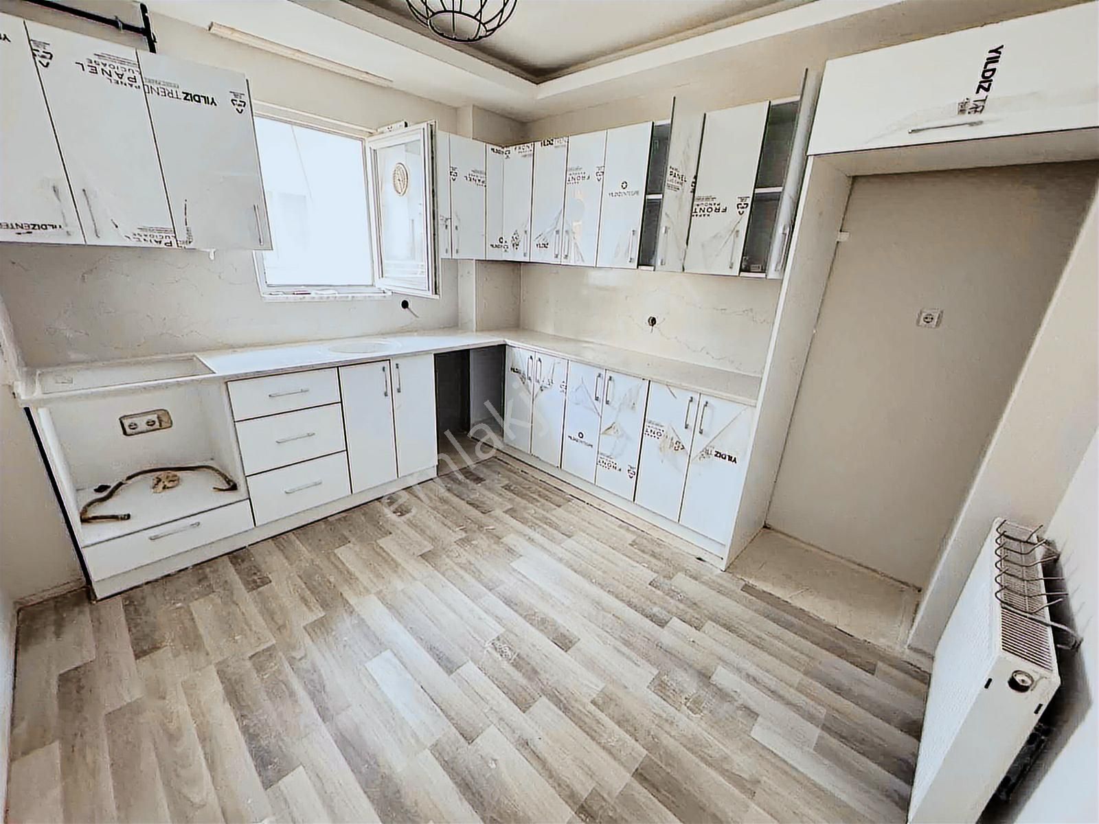 Dere Gayrimenkulden Caglaogluna 1 Sokak Salon Mutfak Ayrı 2+1 - Görsel 20