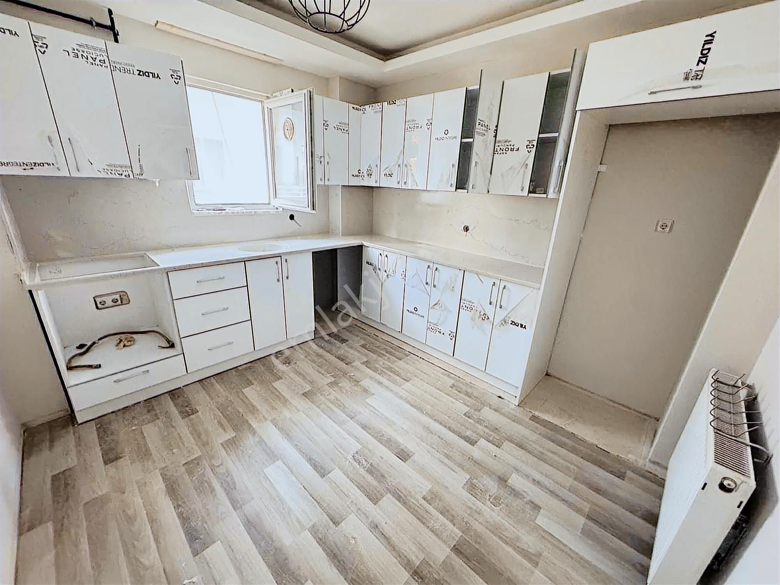 Dere Gayrimenkulden Caglaogluna 1 Sokak Salon Mutfak Ayrı 2+1 - Görsel 3