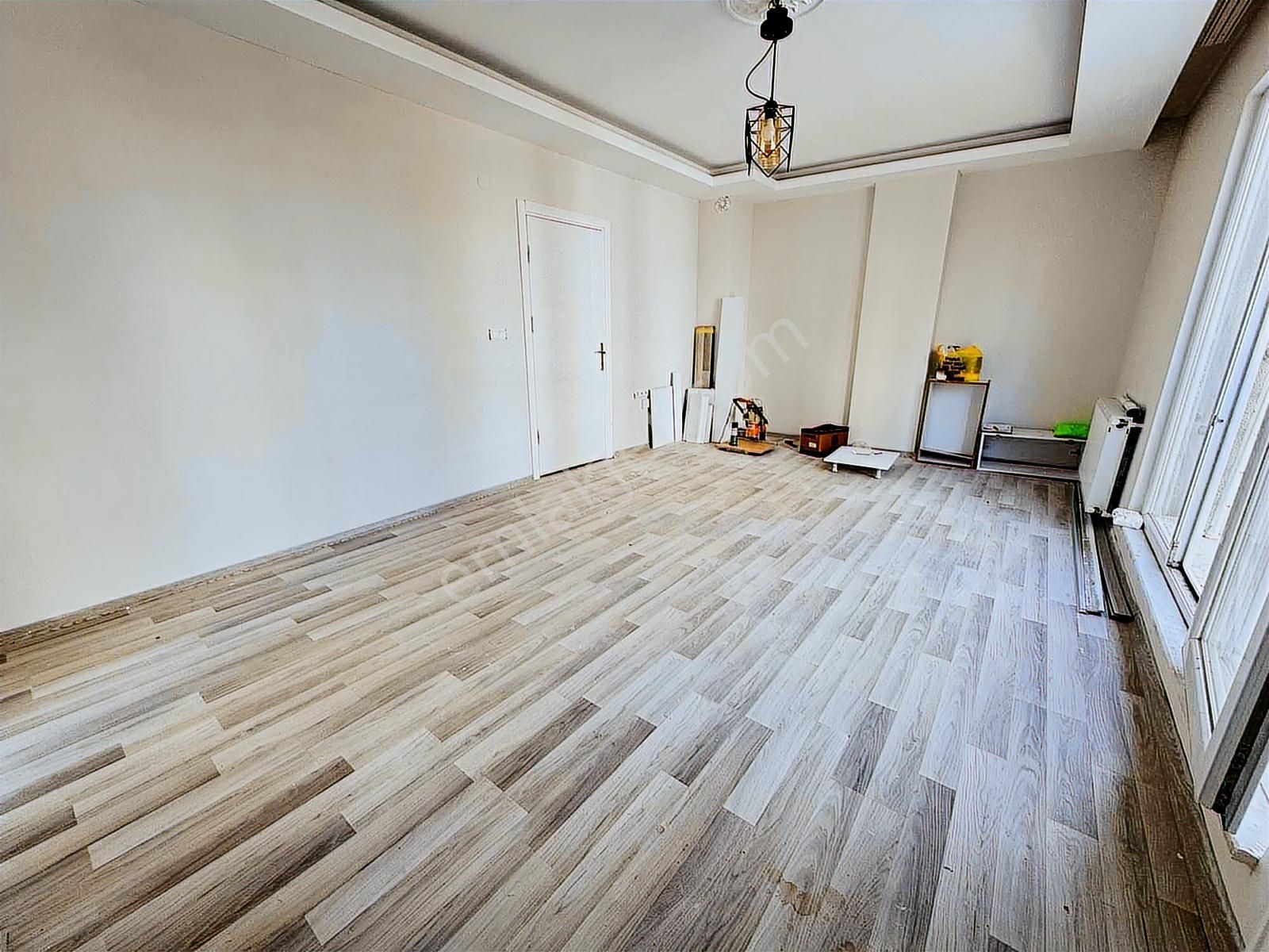 Dere Gayrimenkulden Caglaogluna 1 Sokak Salon Mutfak Ayrı 2+1 - Görsel 9