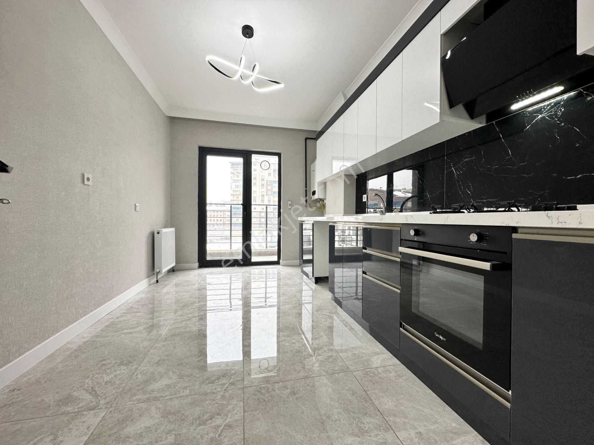 Pursaklar Mehmet Zengin Emlak'tan Asansörlü Kapalı Otoparklı 1.kat 2+1 Ful Yapılı Masrafsız Daire - Görsel 10