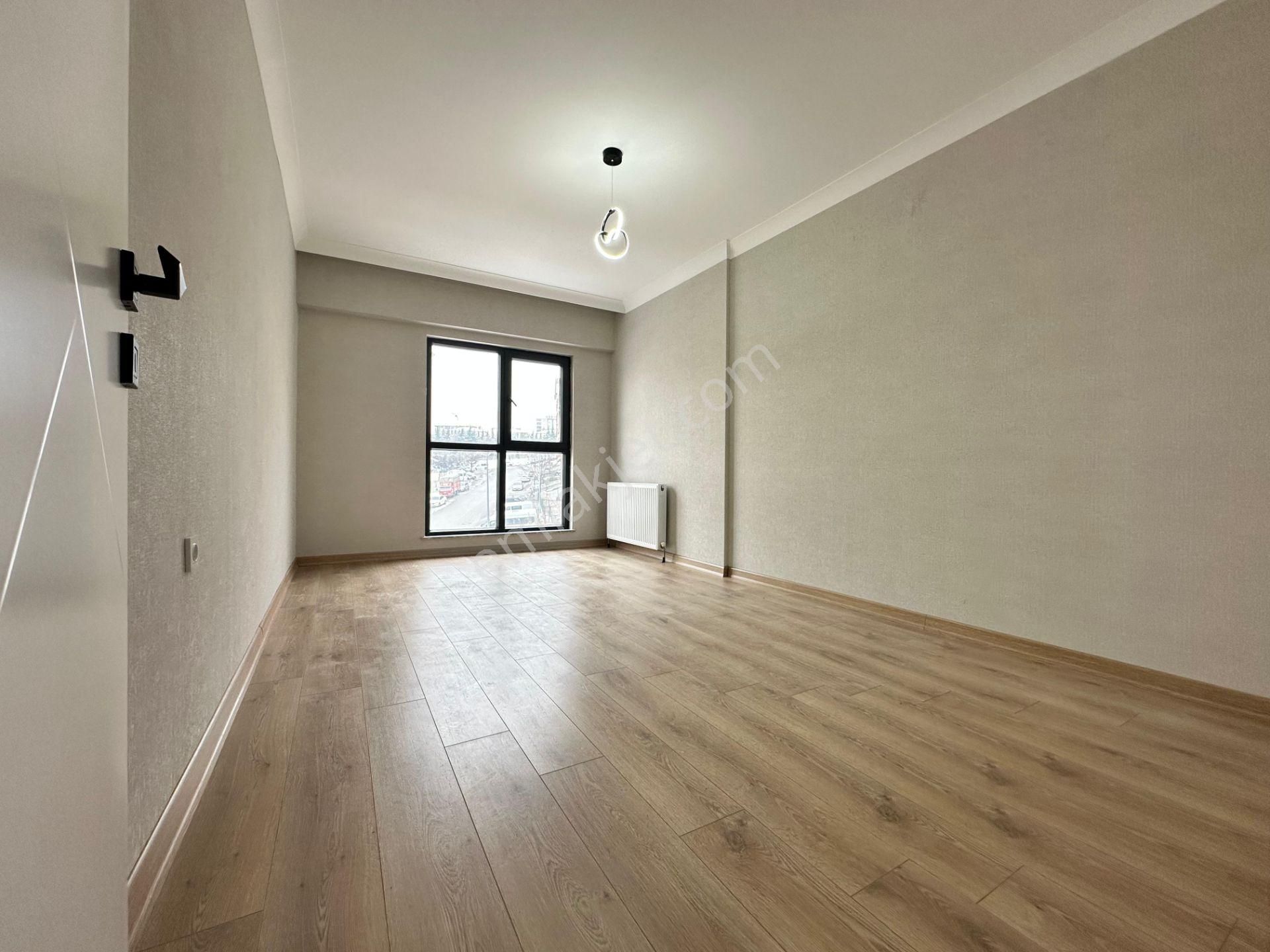 Pursaklar Mehmet Zengin Emlak'tan Asansörlü Kapalı Otoparklı 1.kat 2+1 Ful Yapılı Masrafsız Daire - Görsel 17