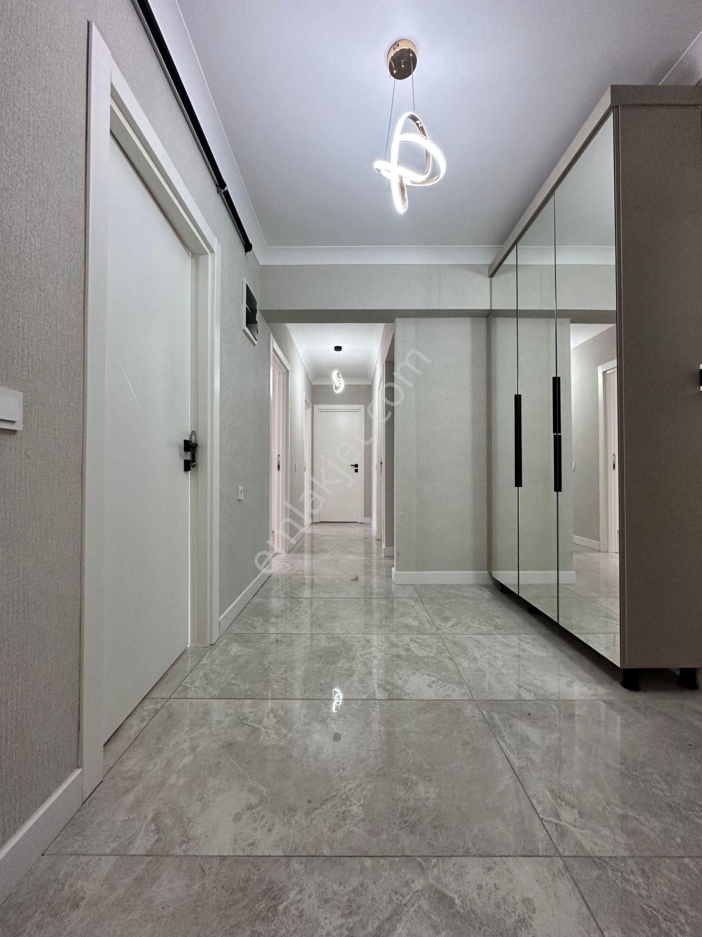 Pursaklar Mehmet Zengin Emlak'tan Asansörlü Kapalı Otoparklı 1.kat 2+1 Ful Yapılı Masrafsız Daire - Görsel 32