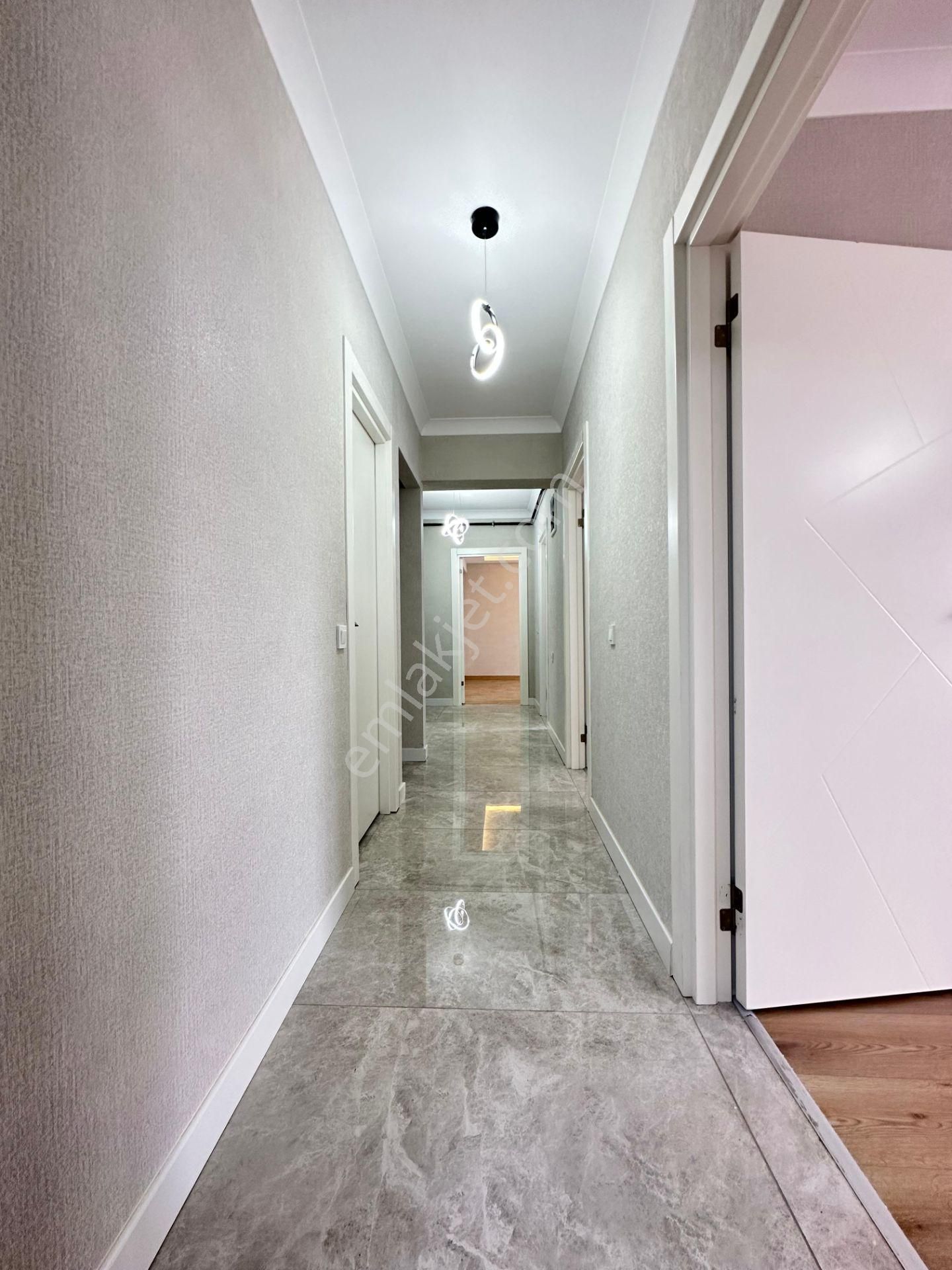 Pursaklar Mehmet Zengin Emlak'tan Asansörlü Kapalı Otoparklı 1.kat 2+1 Ful Yapılı Masrafsız Daire - Görsel 28