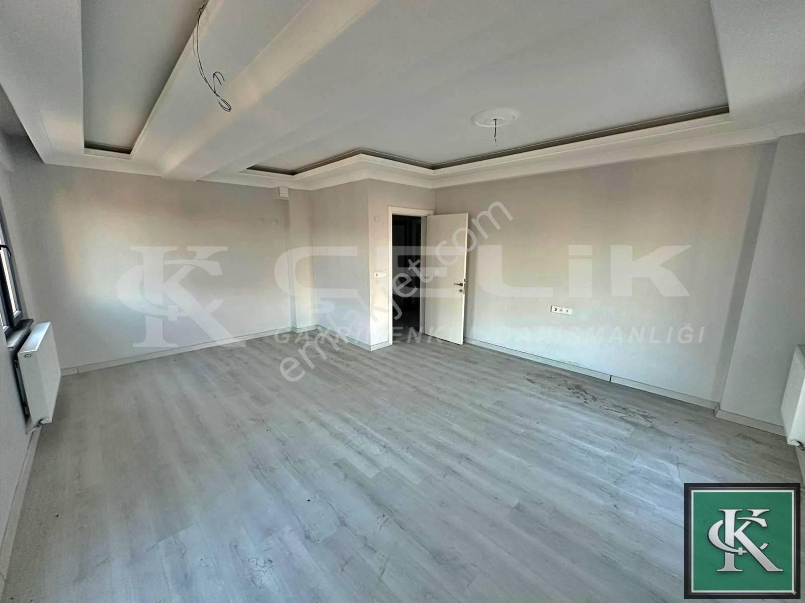 Bandırma Çelik Emlaktan 4+1 İskanlı Oturuma Hazır Satılık Daire