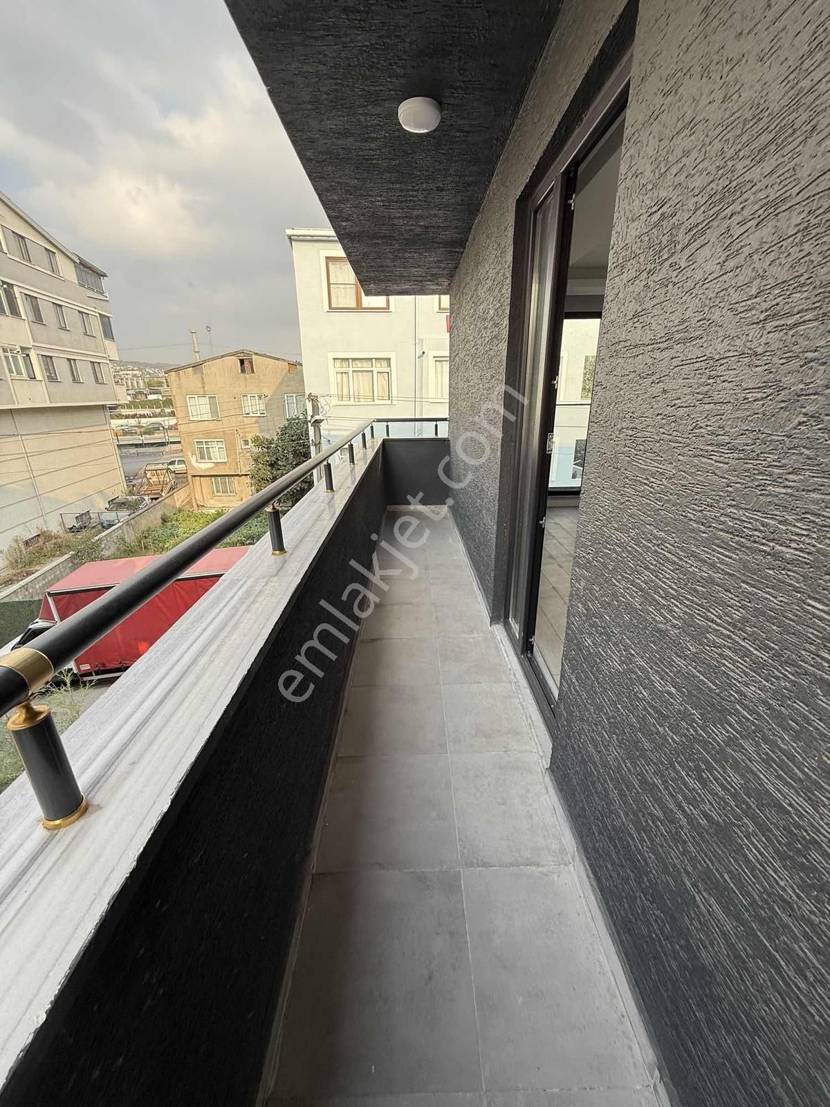 Darıca Marmaray Durağına Komşu 4+1 Asansörlü Çift Teraslı Daire - Görsel 20