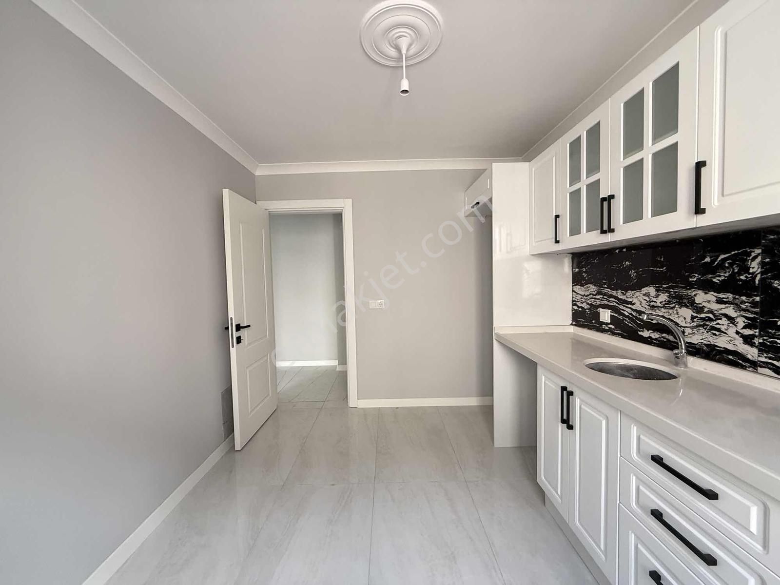 Darıca Marmaray Durağına Komşu 4+1 Asansörlü Çift Teraslı Daire - Görsel 4