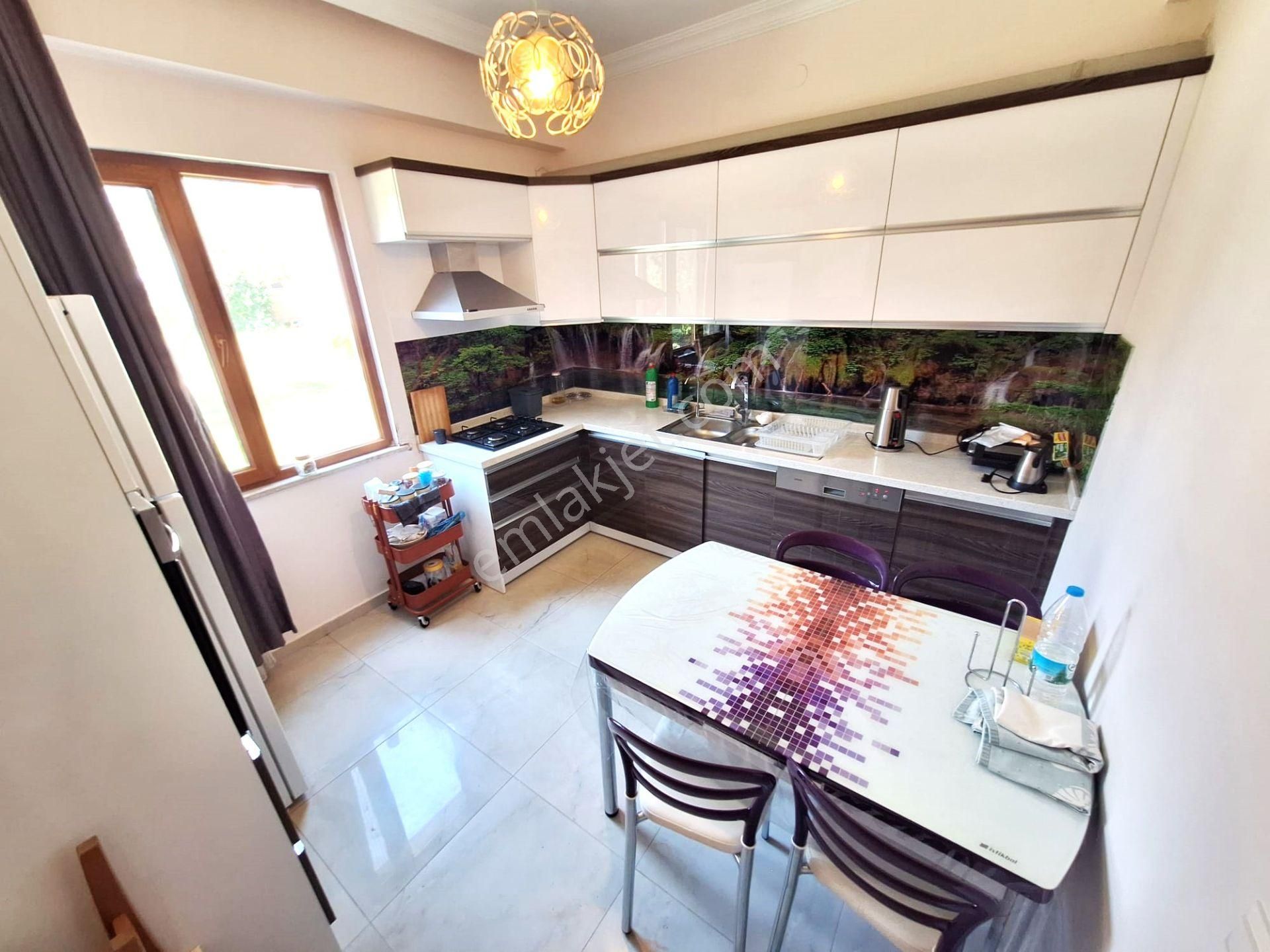Aygül'den Güre'de Butik Site İçerisinde Geniş Bahçeli Havuzlu Denize Yakın Fırsat 3+1 Satılık Villa - Görsel 4