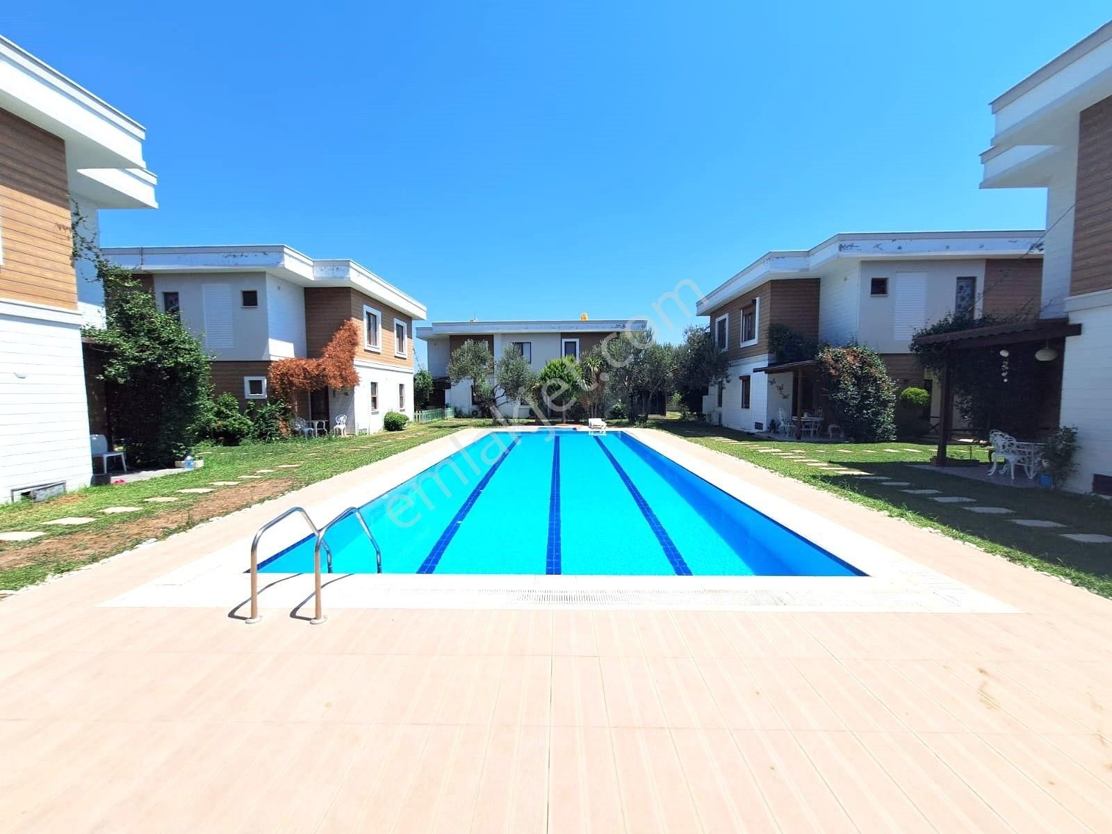 Aygül'den Güre'de Butik Site İçerisinde Geniş Bahçeli Havuzlu Denize Yakın Fırsat 3+1 Satılık Villa - Görsel 32