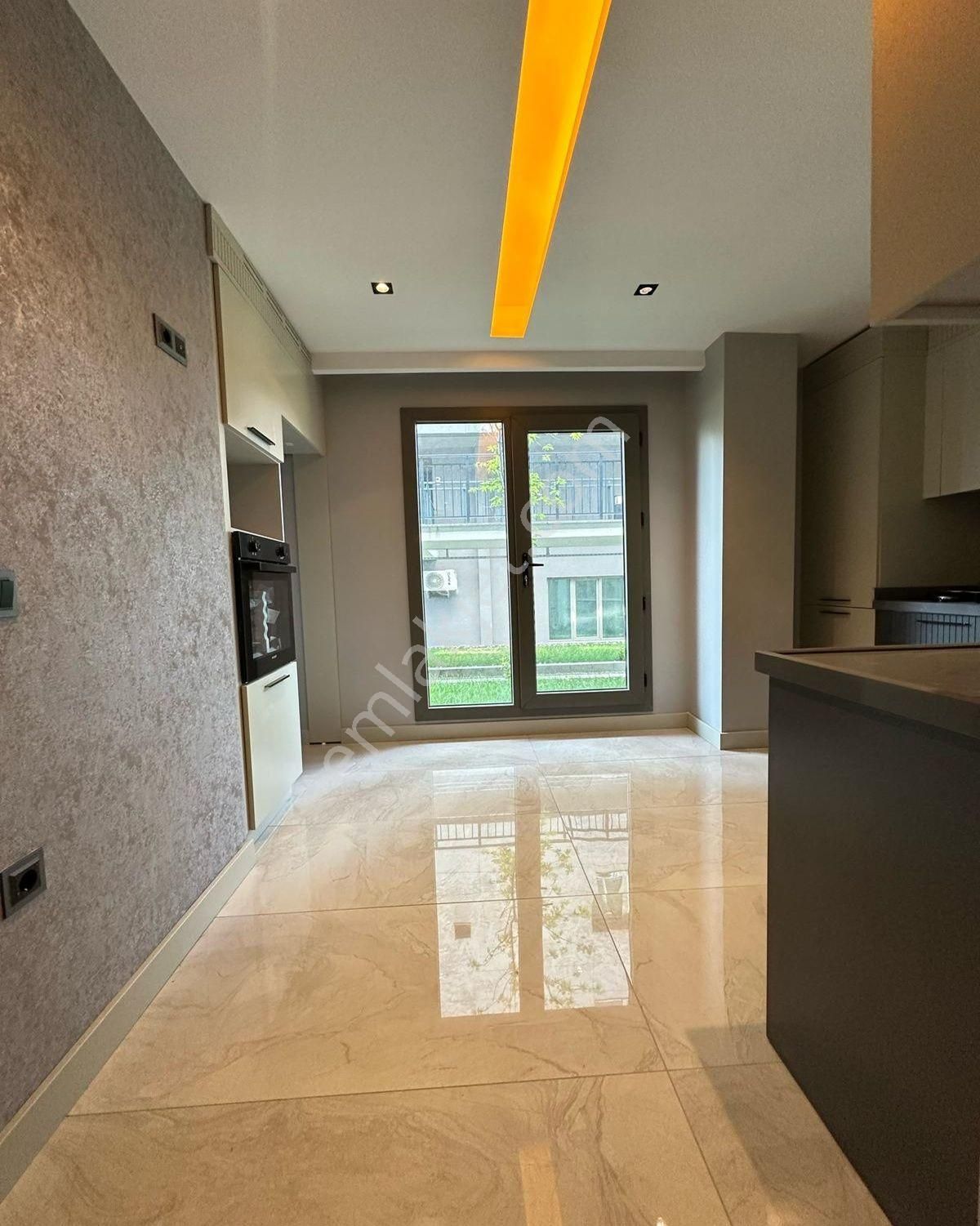 Beylikdüzü Kavaklı'da 3+1 Müstakil Bahçeli Villa Tadında Daire - Görsel 24