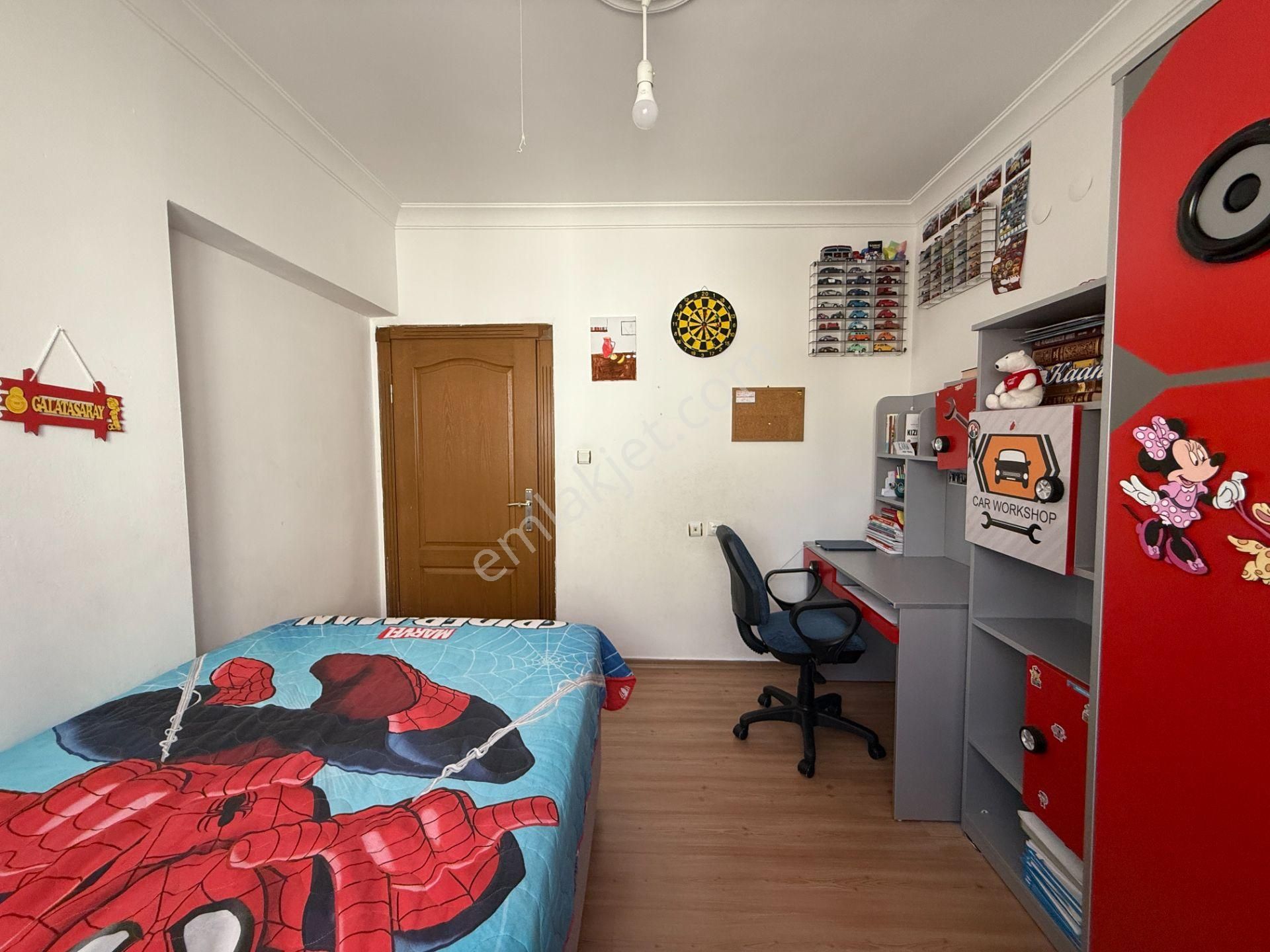 Kalecik Emlak'tan Ara Kat'da 3+1 Çift Balkonlu İskanlı Daire - Görsel 13