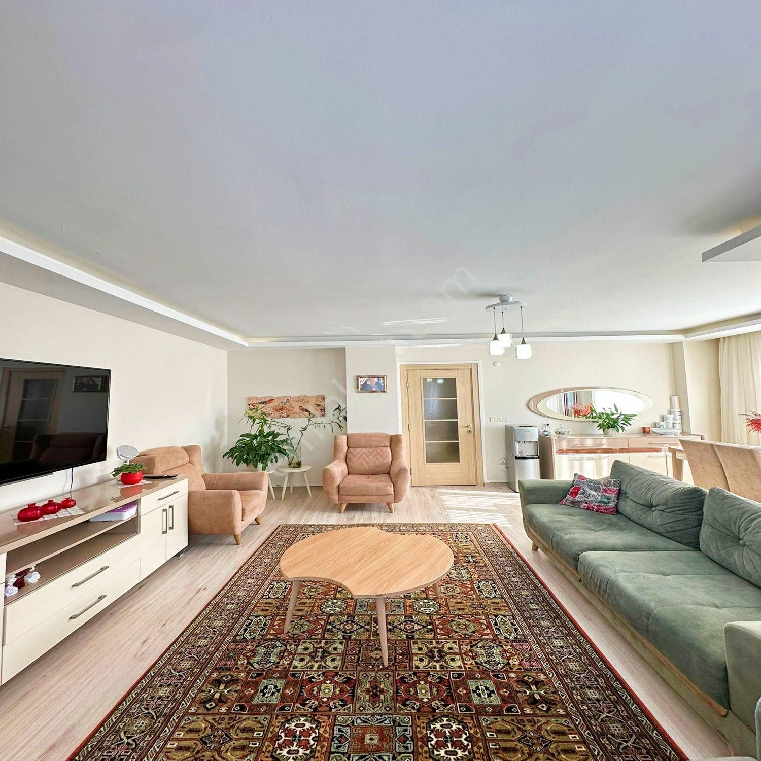 Beylikdüzü Marmara Mahallesin'de Satılık 3+1 Kısa Katlı Güney Cephe Daire Fırsatı 6.650.000 Tl - Görsel 3