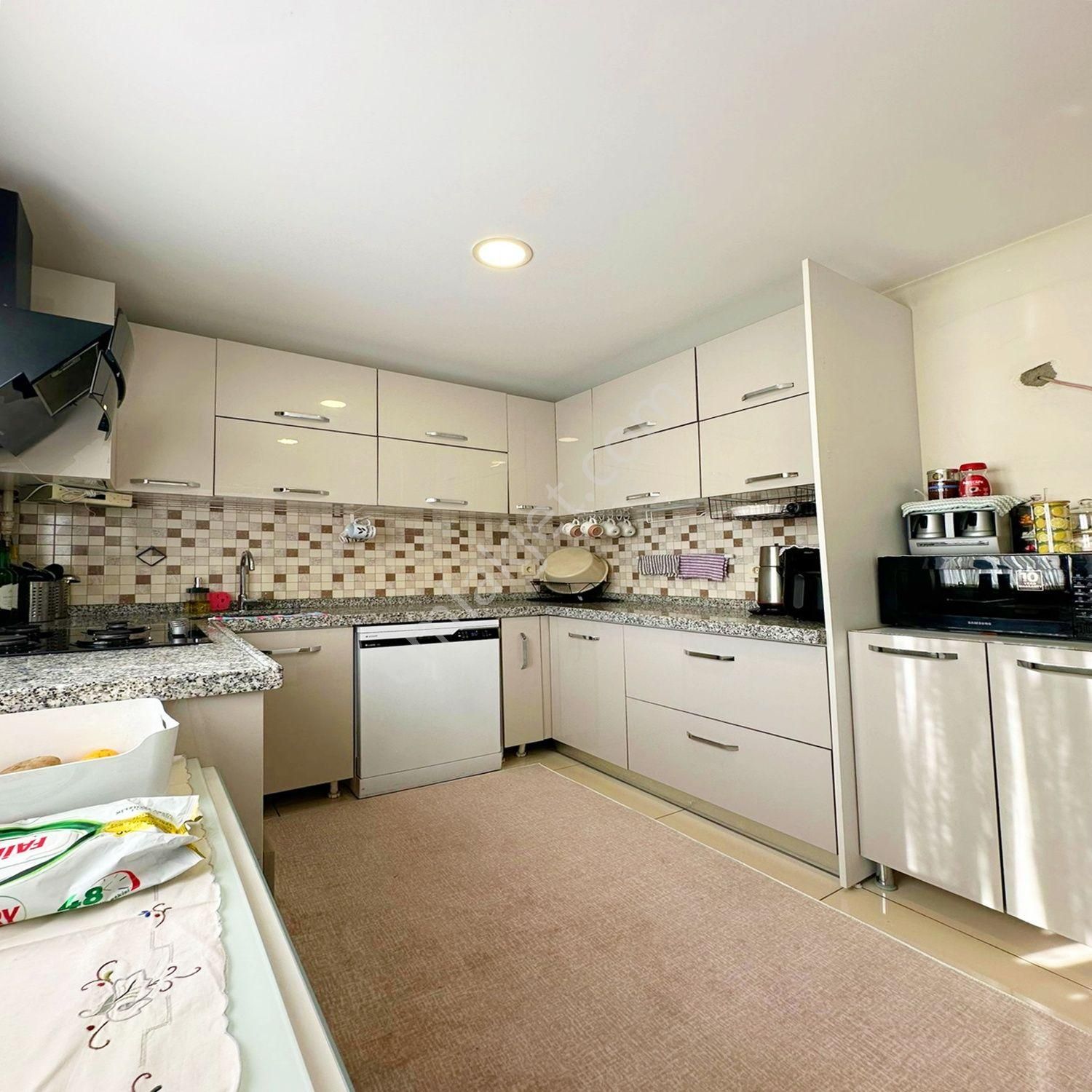 Beylikdüzü Marmara Mahallesin'de Satılık 3+1 Kısa Katlı Güney Cephe Daire Fırsatı 6.650.000 Tl - Görsel 22