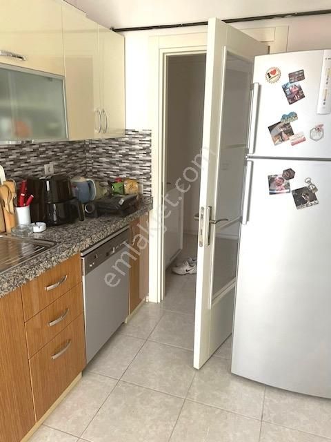 Ünalan Metro-metrobüs Yakını Genç Apt.satılık Daire 3+1,120m2. - Görsel 28