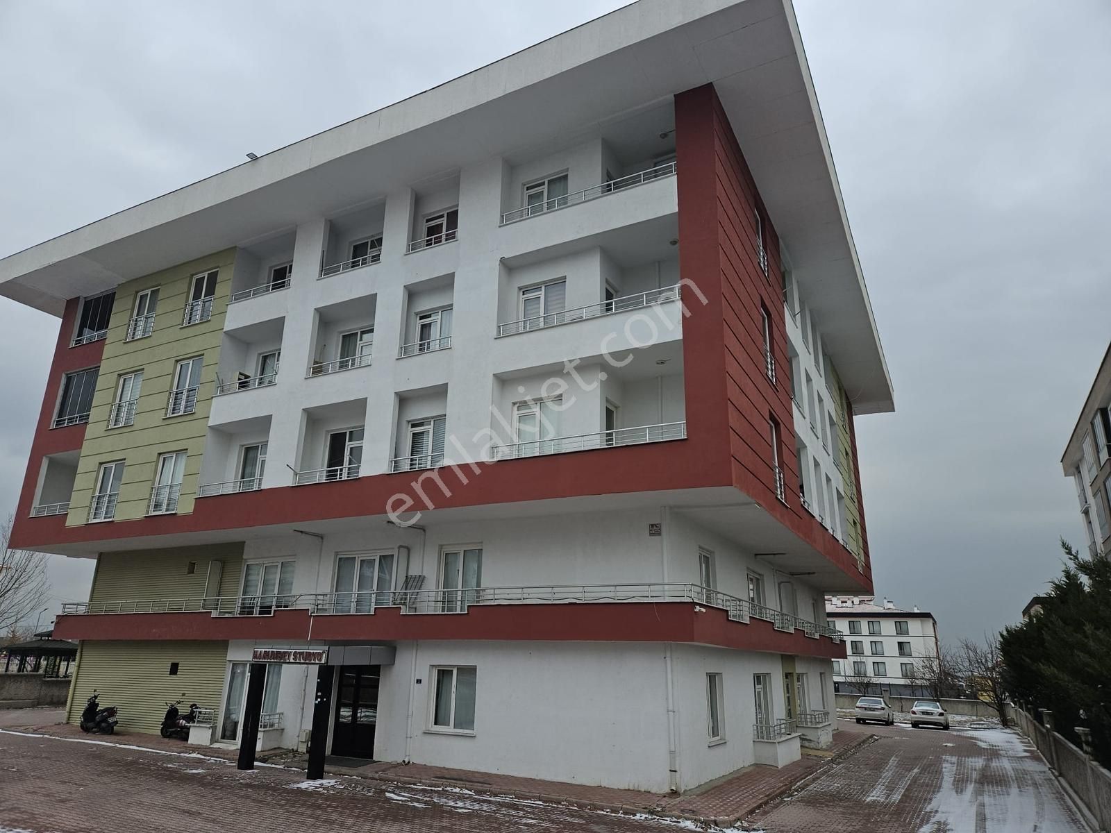 Fiyat Düştü! Merkezi Konum Tramvaya Yakın, Mobilyalı 2+1 Daire