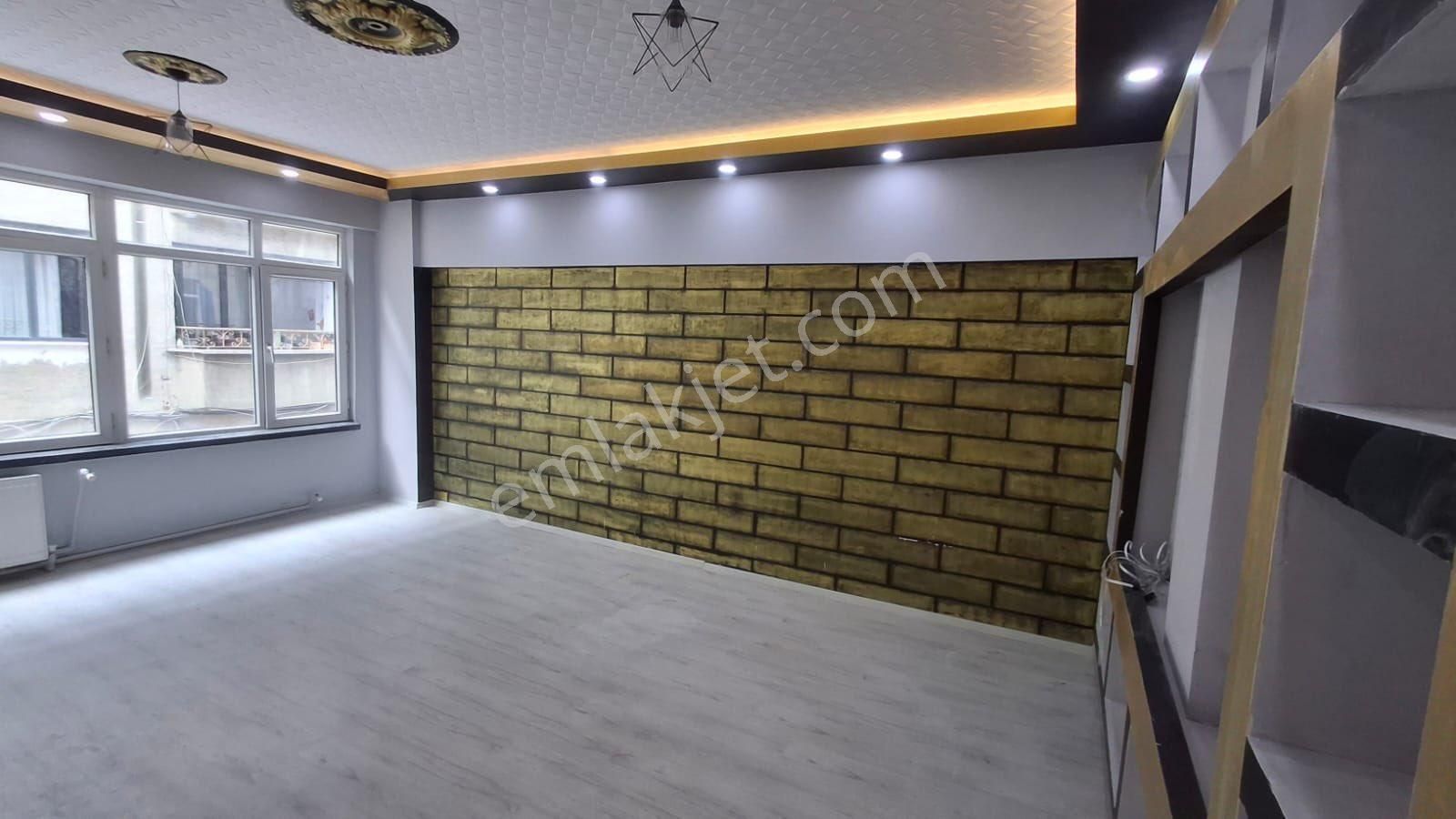 Zafer Mahallesinde İci Temiz Satılık Daire - Görsel 4