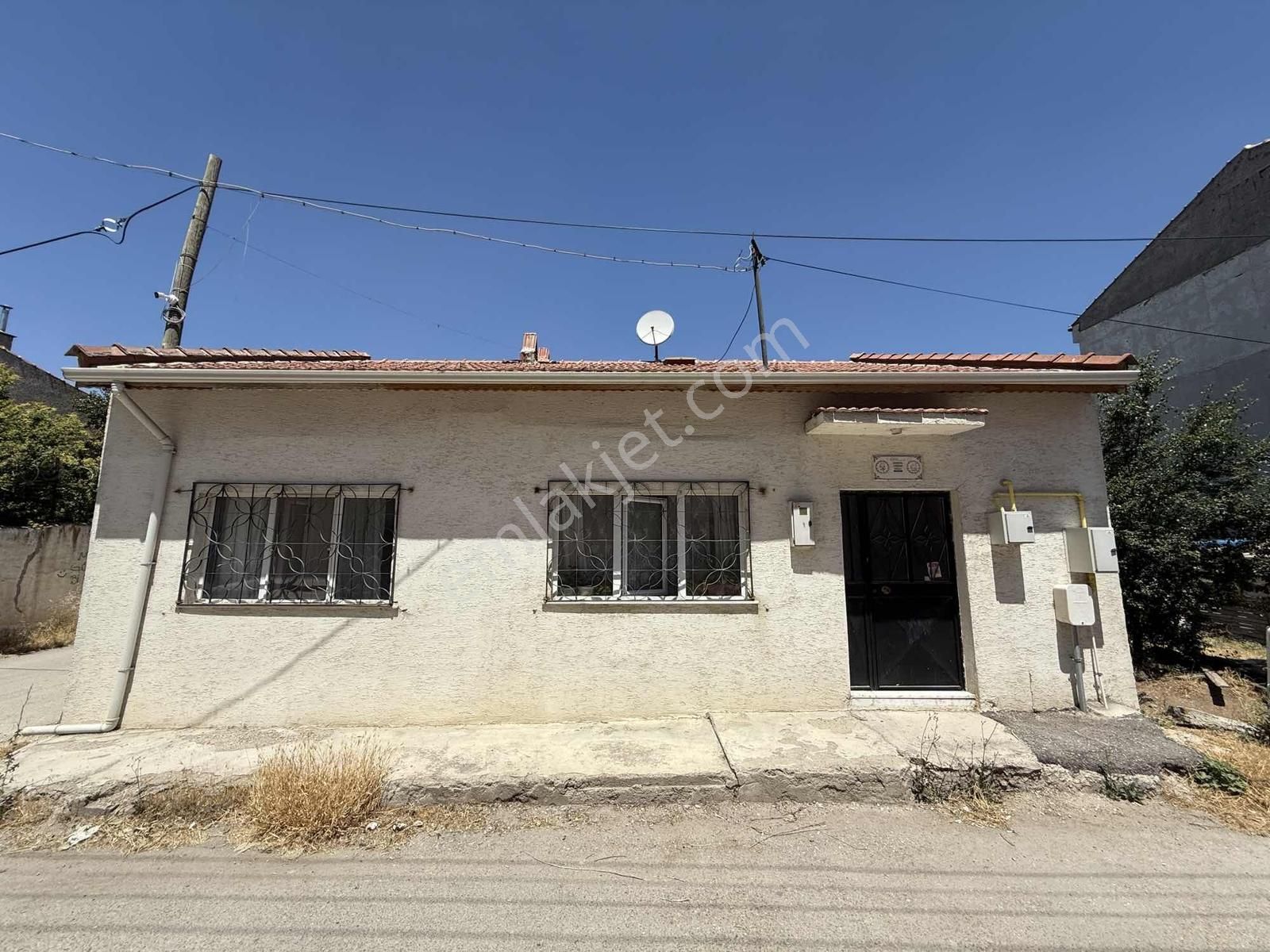 Gündoğdu Mah. 153m2 Bahçeli Müstakil Ev