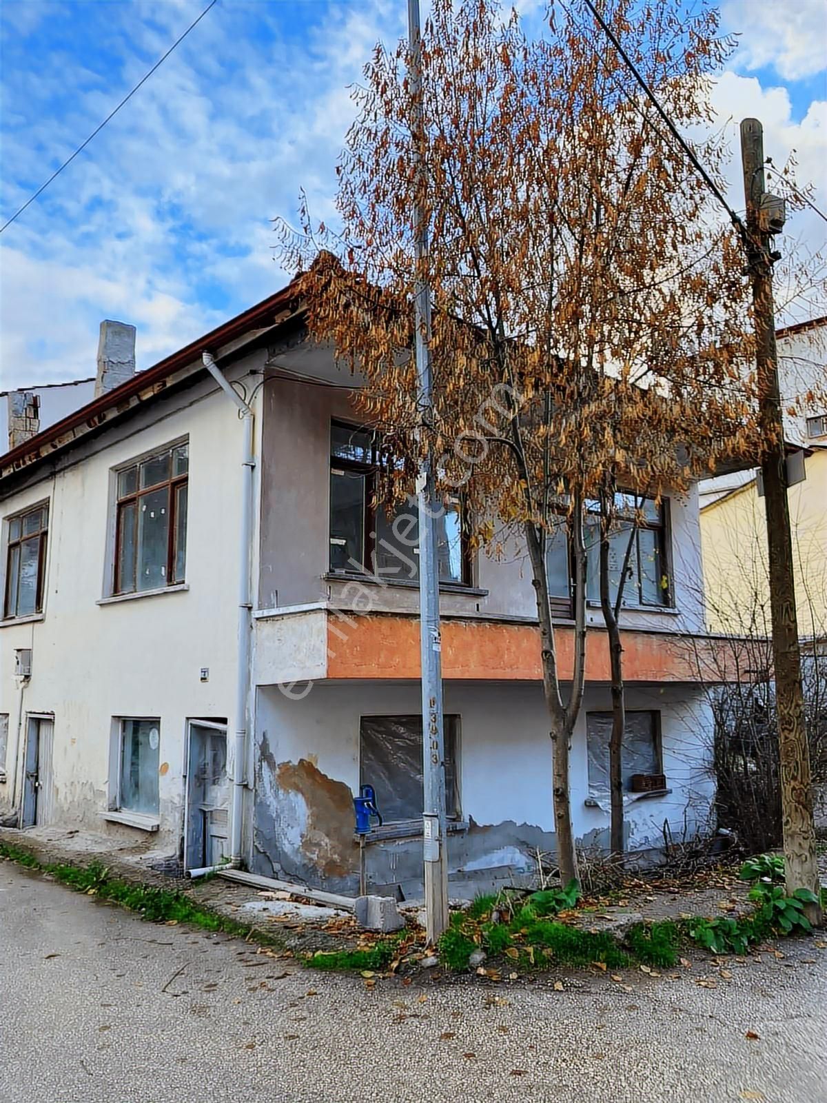 Bizim Emlaktan Olukbaşı Valı Konagı Yakınında Müstakil Ev