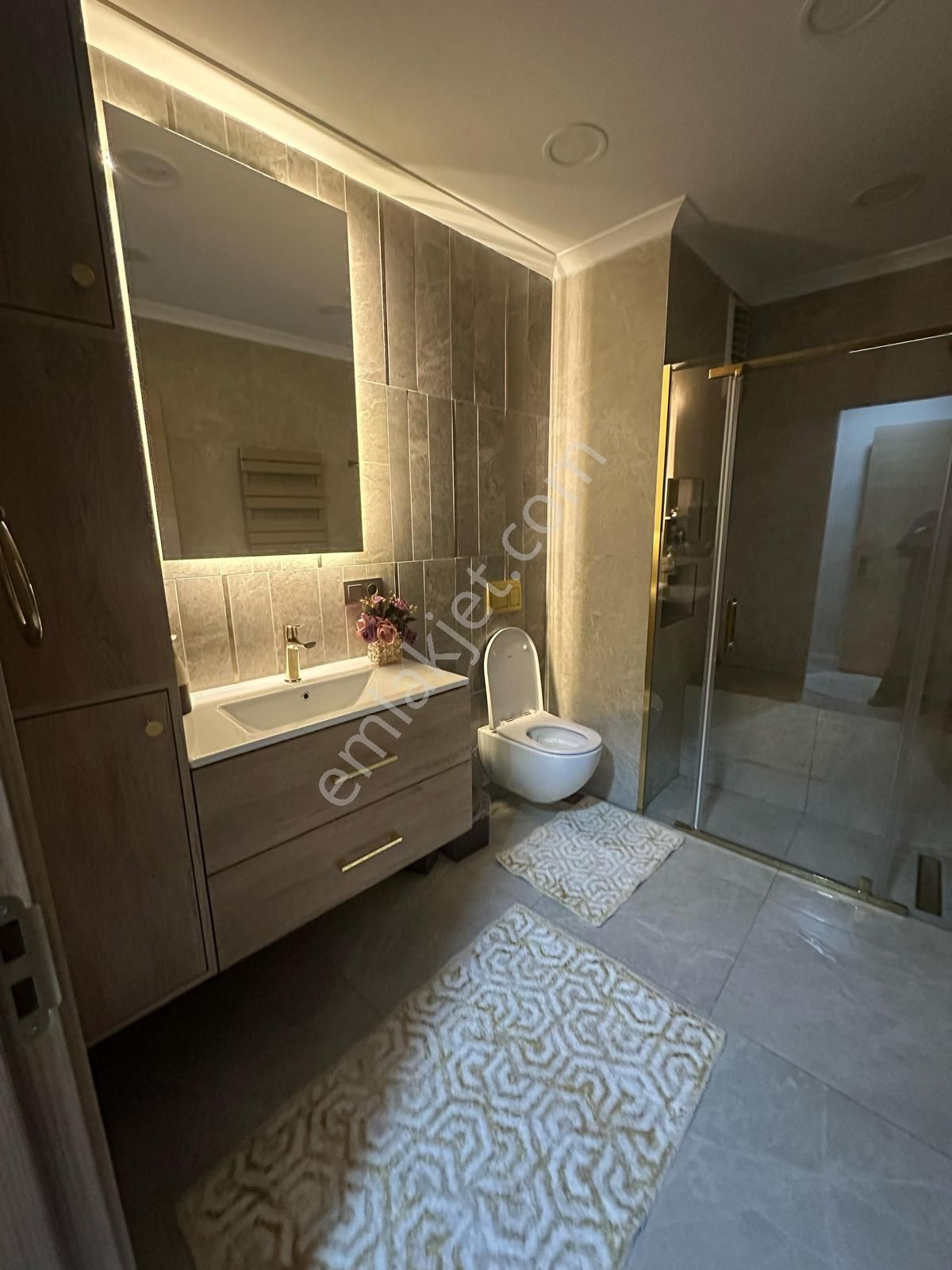 Çobançeşmede 3+1 160 M2 Hamam Konseptli Giyinme Odalı Özel Mimari Daire !! - Görsel 10