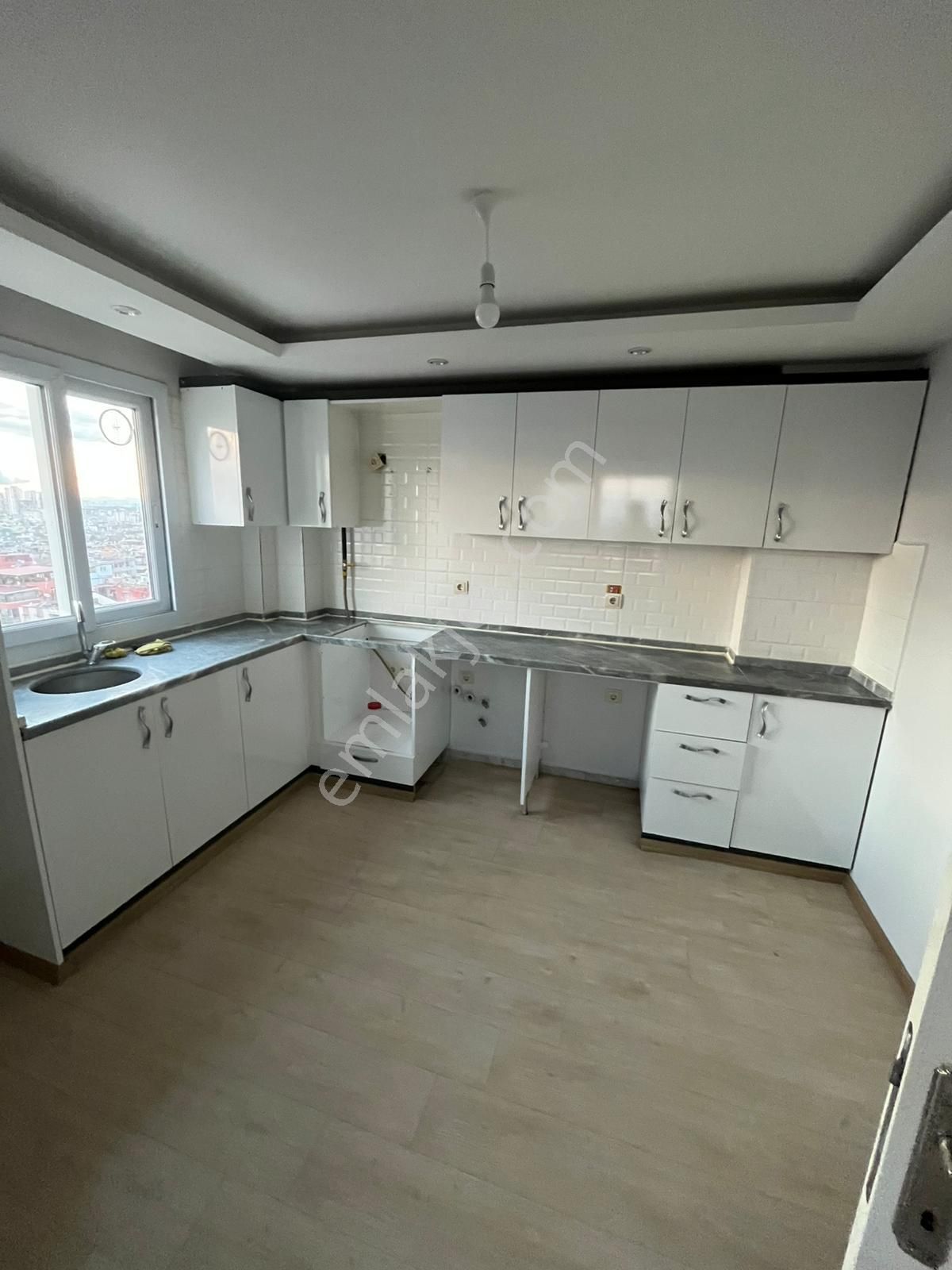 M. Akif Ersoy'da Doğalgazlı Lüks 3+1 K. Mutfak !!!