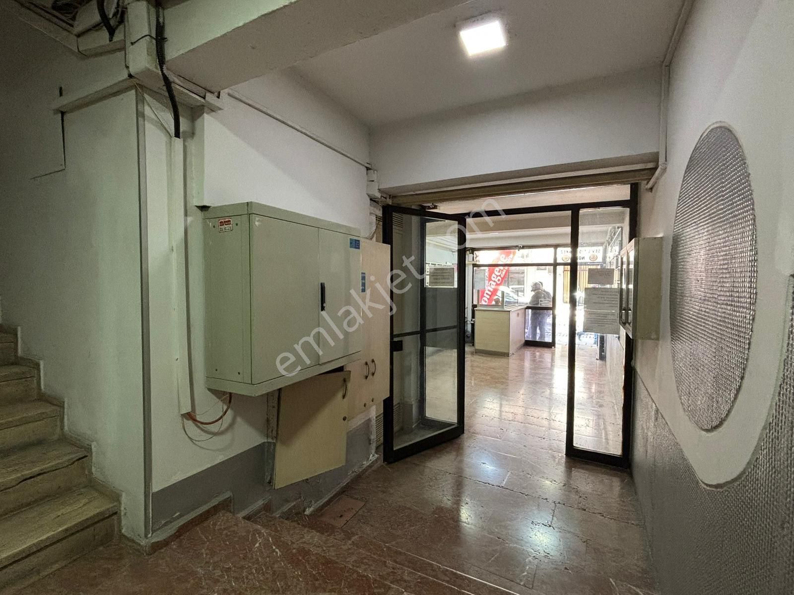 Alsancak Kıbrıs Şehitleri Yakını 1+1 Kiralık Ofis / İş Yeri! - Görsel 8