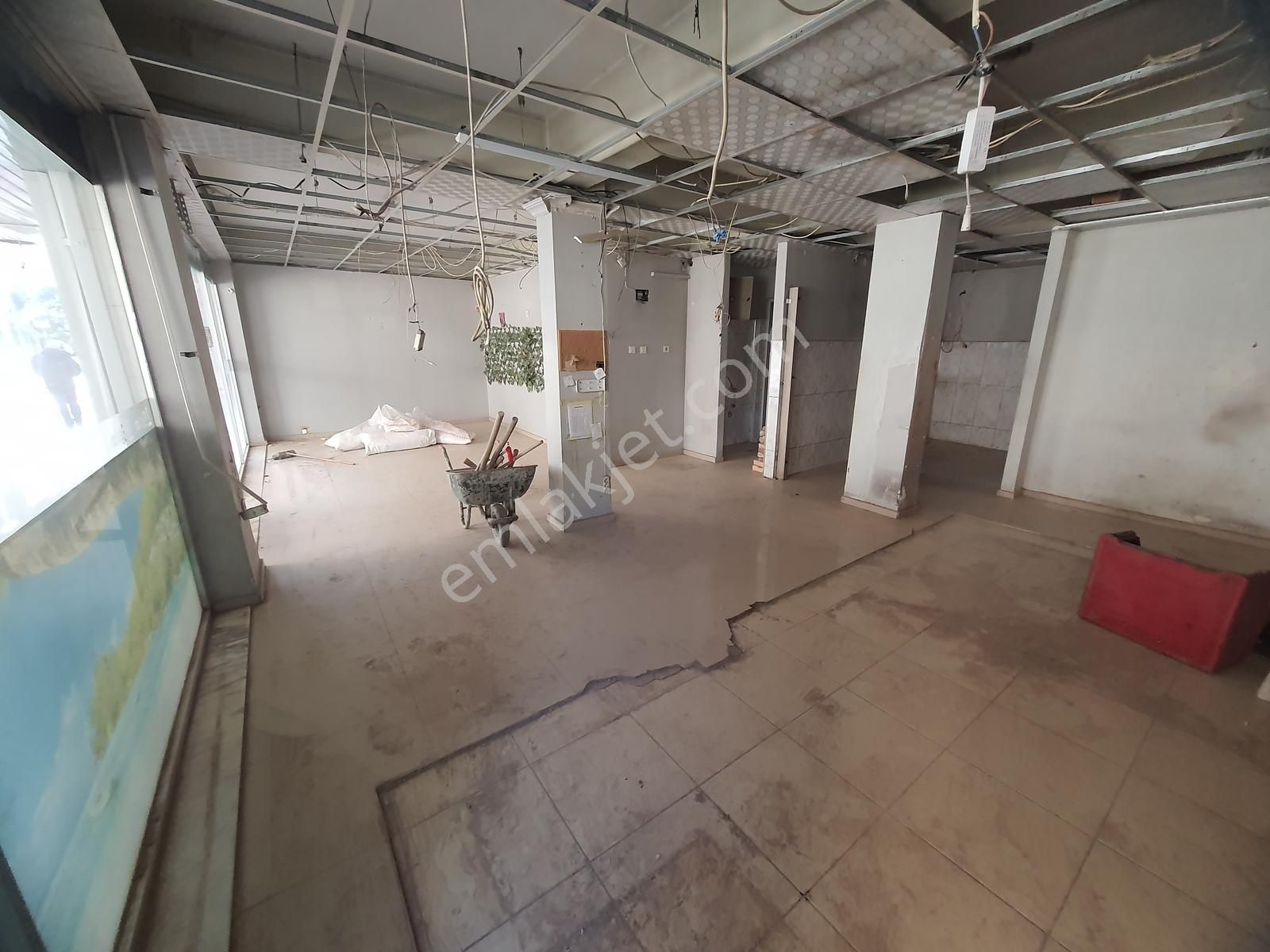 Ataşehir De Merkezi Konumda Ön Cephe Kiralık Dükkan İşyeri - Görsel 19