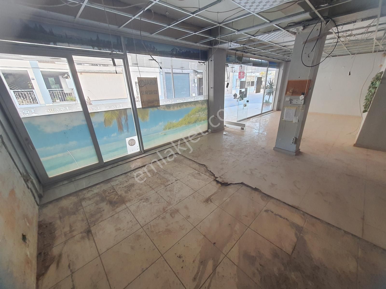 Ataşehir De Merkezi Konumda Ön Cephe Kiralık Dükkan İşyeri - Görsel 23