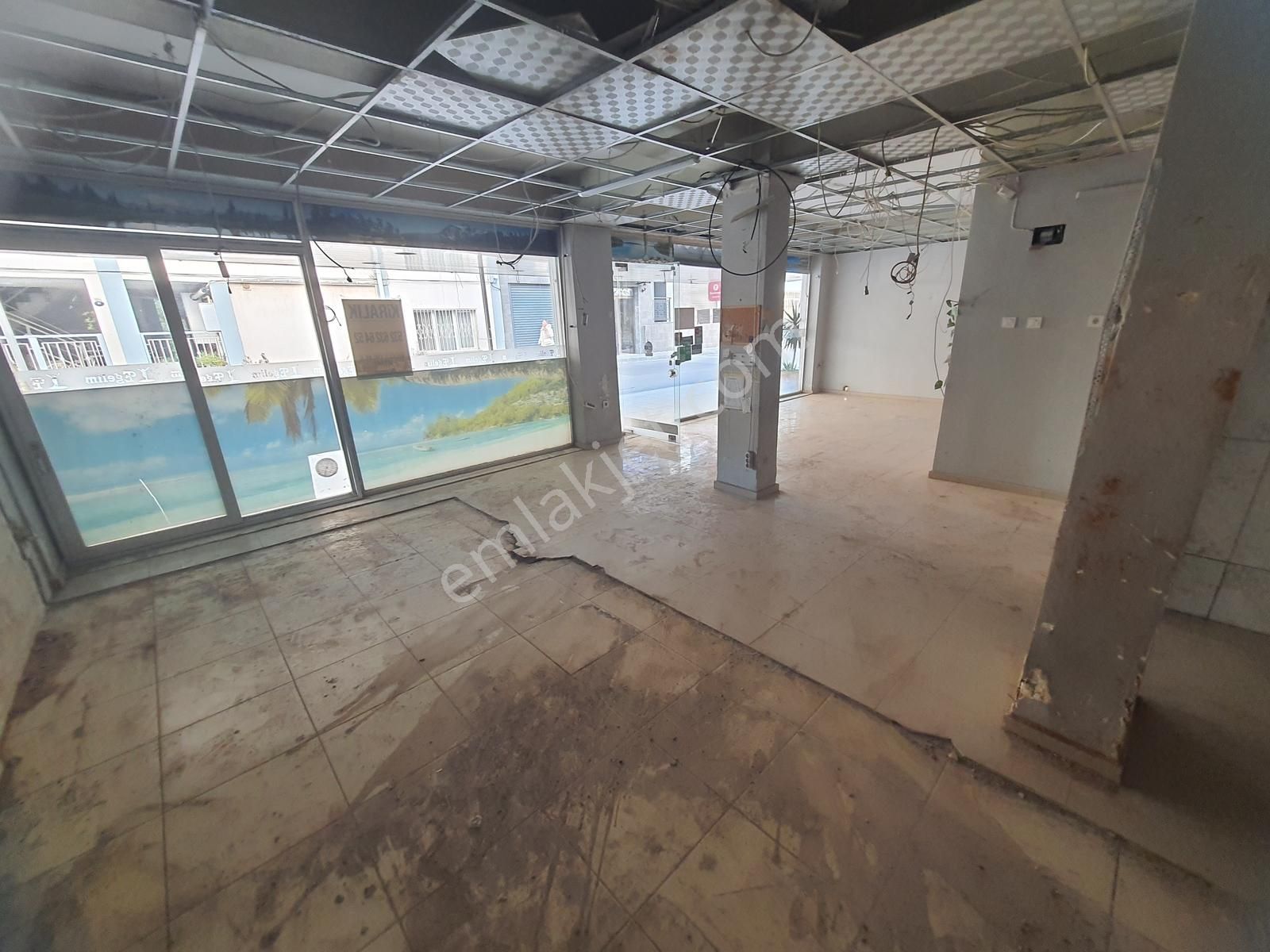 Ataşehir De Merkezi Konumda Ön Cephe Kiralık Dükkan İşyeri - Görsel 4