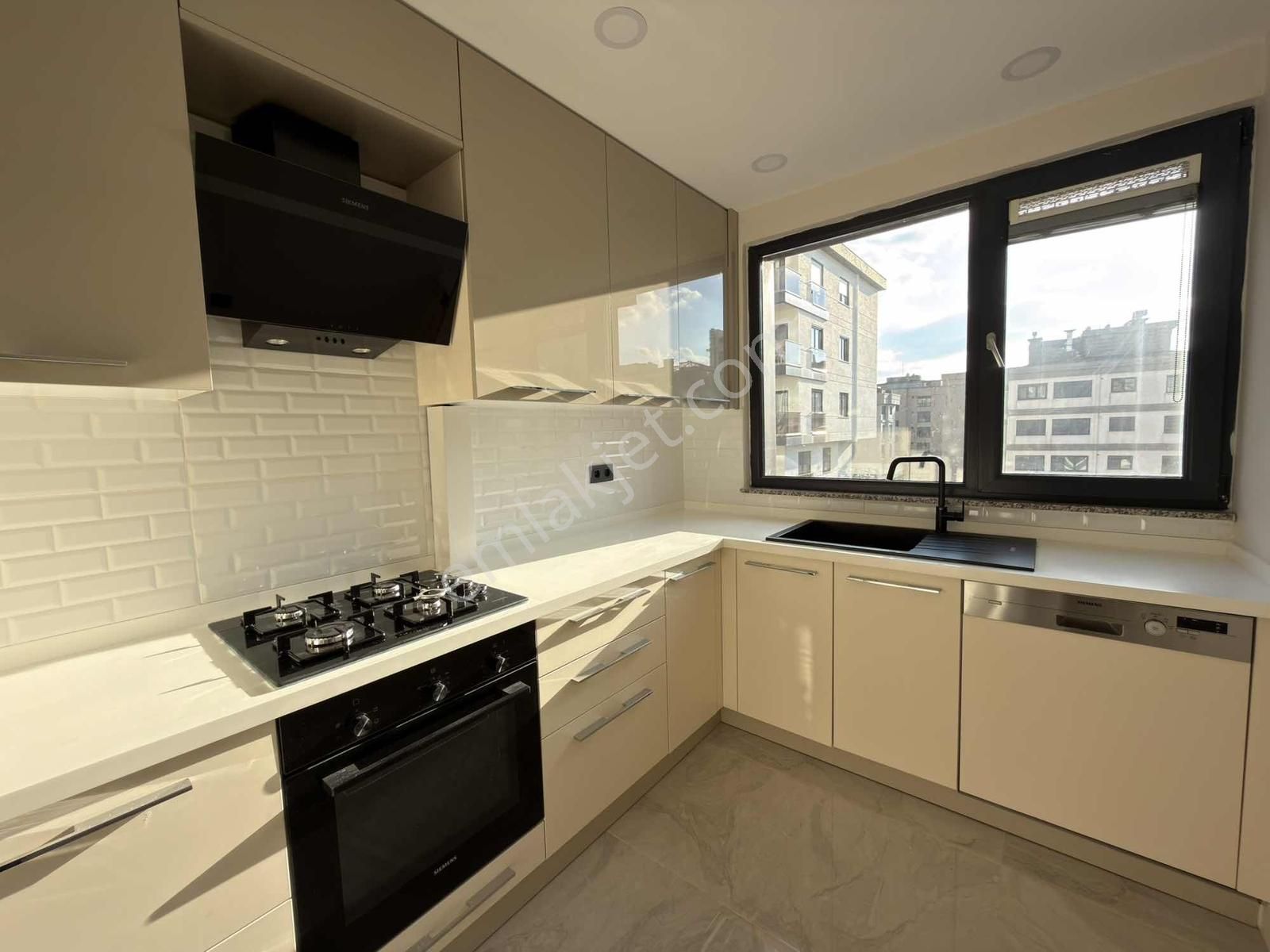 Turyap'tan Bağdat Caddesi Yakını Kısmi Deniz Manzaralı Geniş 2+1 - Görsel 22