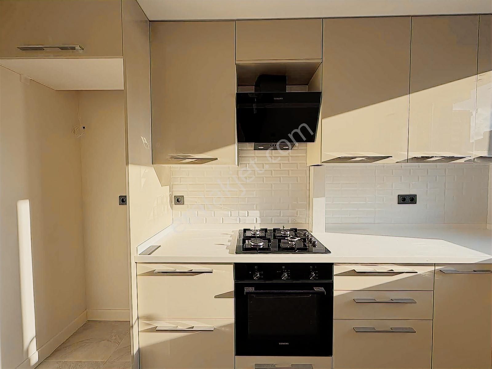 Turyap'tan Bağdat Caddesi Yakını Kısmi Deniz Manzaralı Geniş 2+1 - Görsel 30