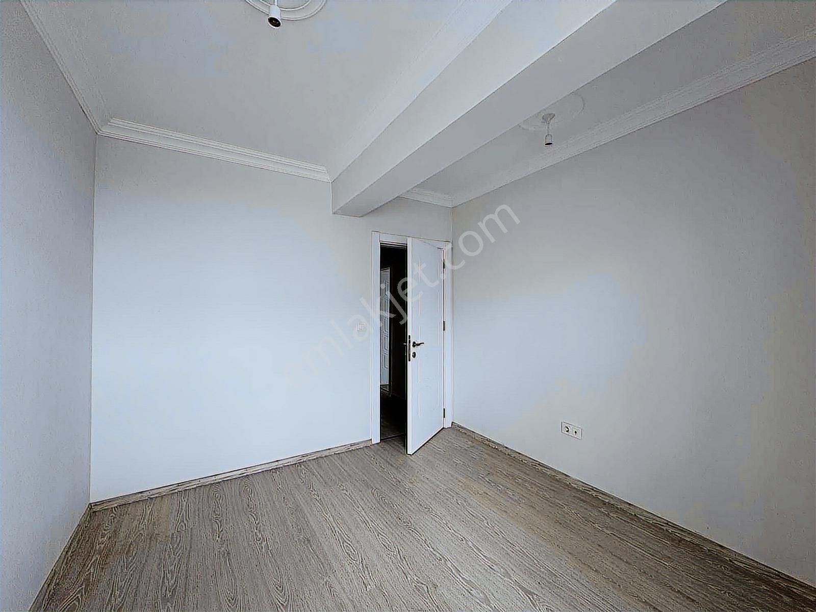 İdo'ya 5 Dk Mesafede İskele'de Cadde Üzeri Fırsat Daire - Görsel 4