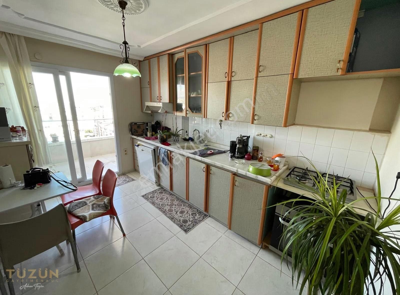 Tüzün'den Menderes'te Deniz Manzaralı Geniş 3+1 Satılık Daire - Görsel 10