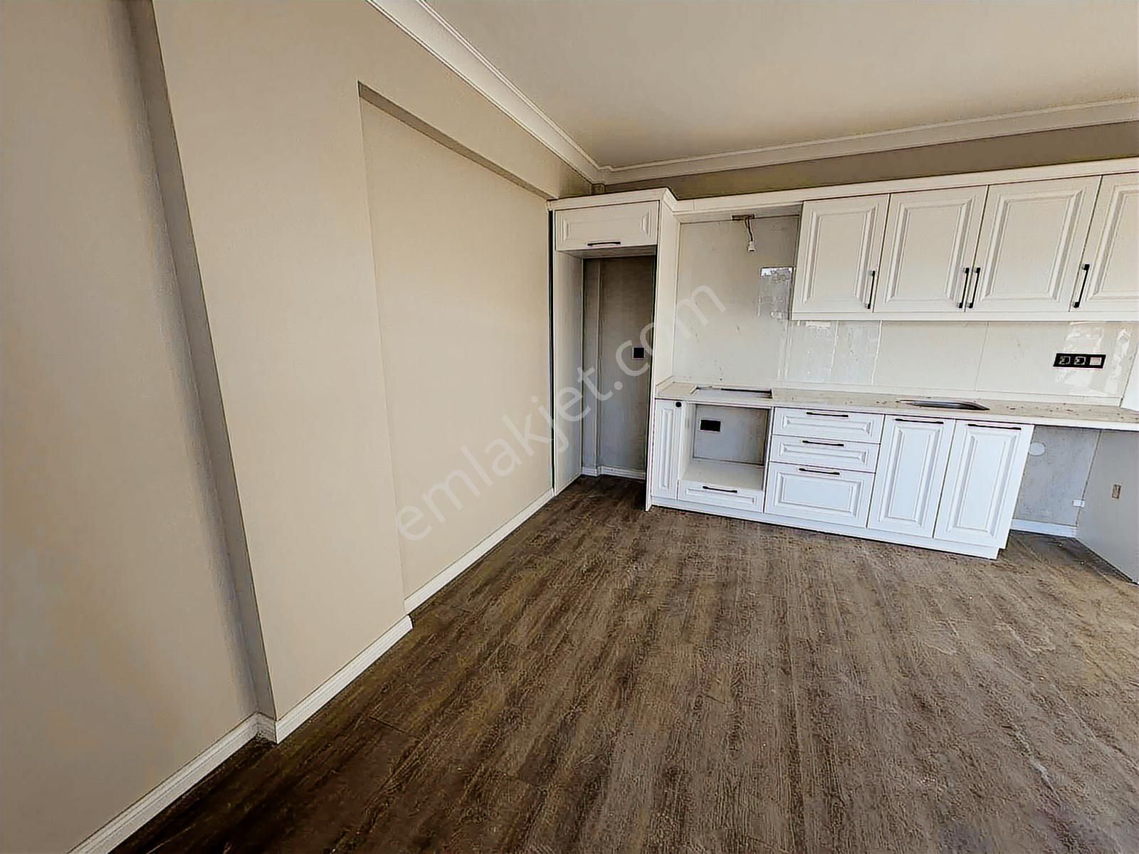 Dere Gayrimenkulden Tramvaya 300 Metre Mesafede Fırsat 2+1 - Görsel 16