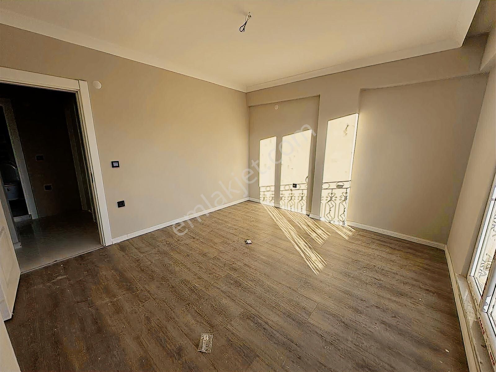 Dere Gayrimenkulden Tramvaya 300 Metre Mesafede Fırsat 2+1 - Görsel 7