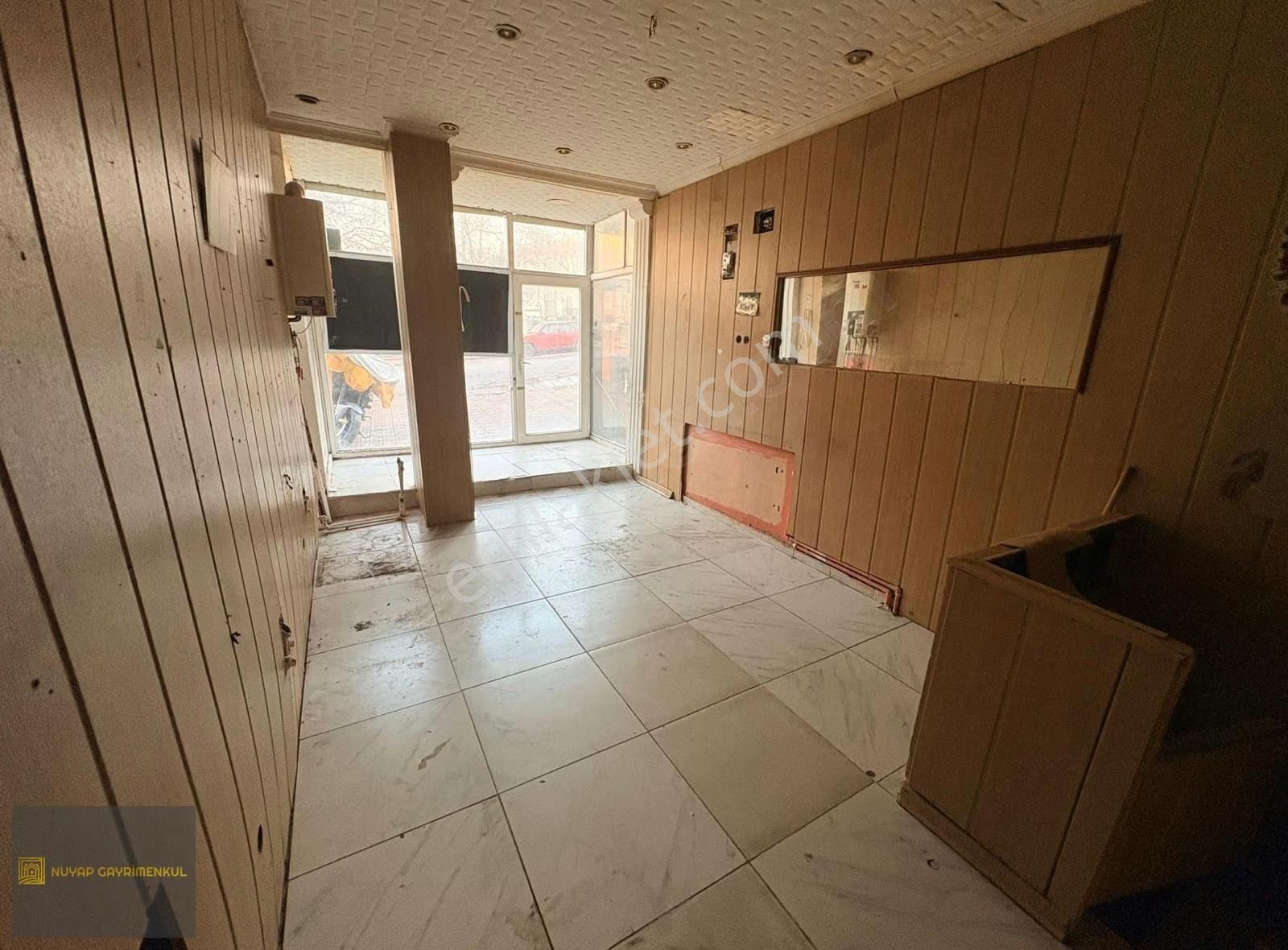 Abidinpaşa Merkezi Konumda Depolu Satılık Dükkan - Görsel 13