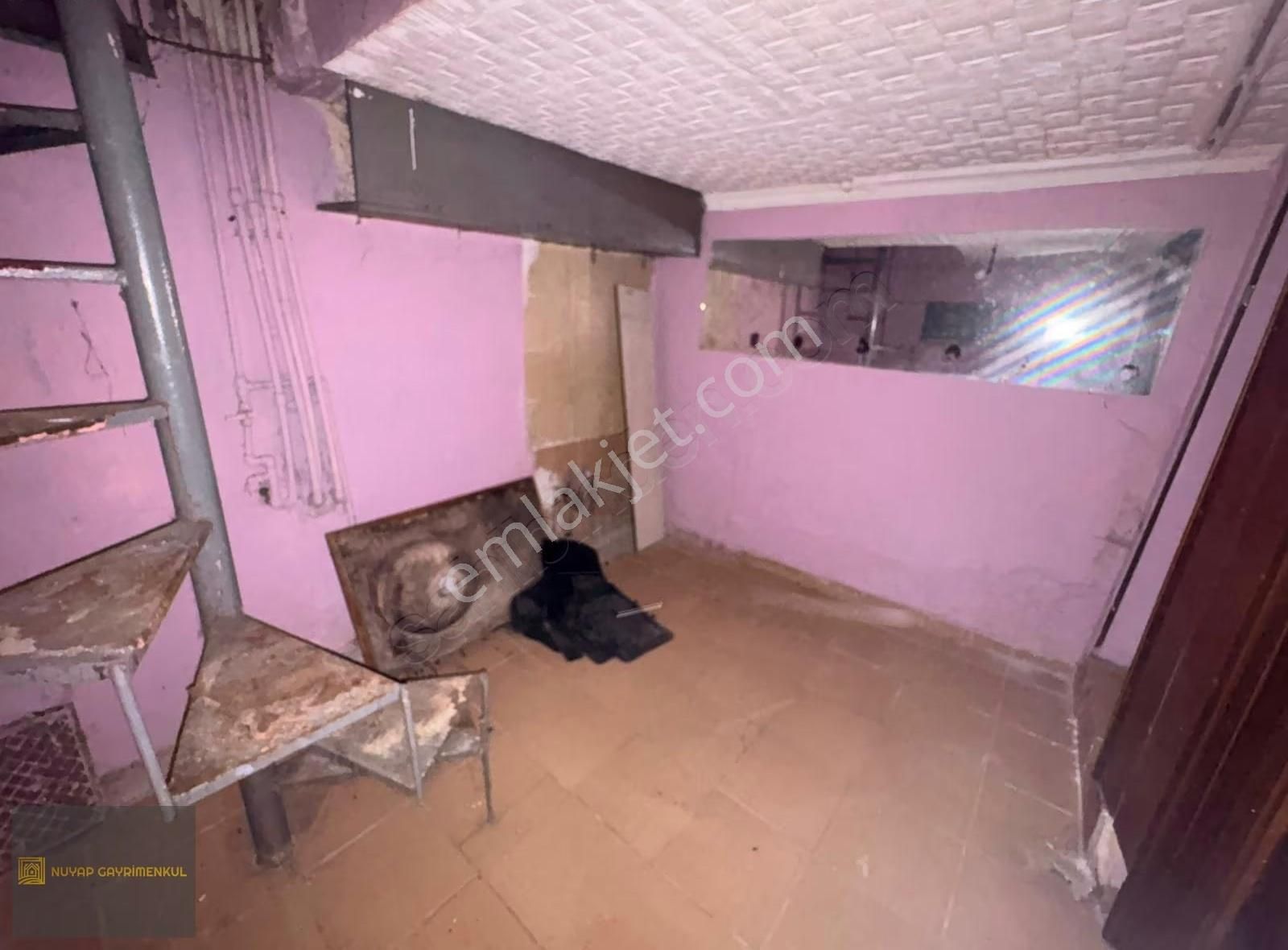 Abidinpaşa Merkezi Konumda Depolu Satılık Dükkan - Görsel 15