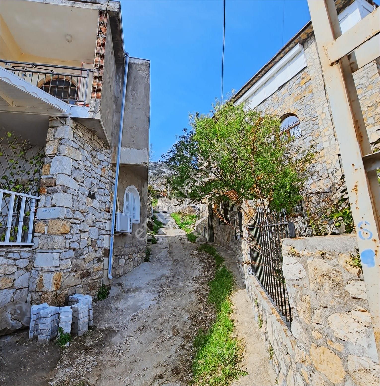 Mordoğan'da Panoramik Deniz Manzaralı Fırsat Villa - Görsel 30