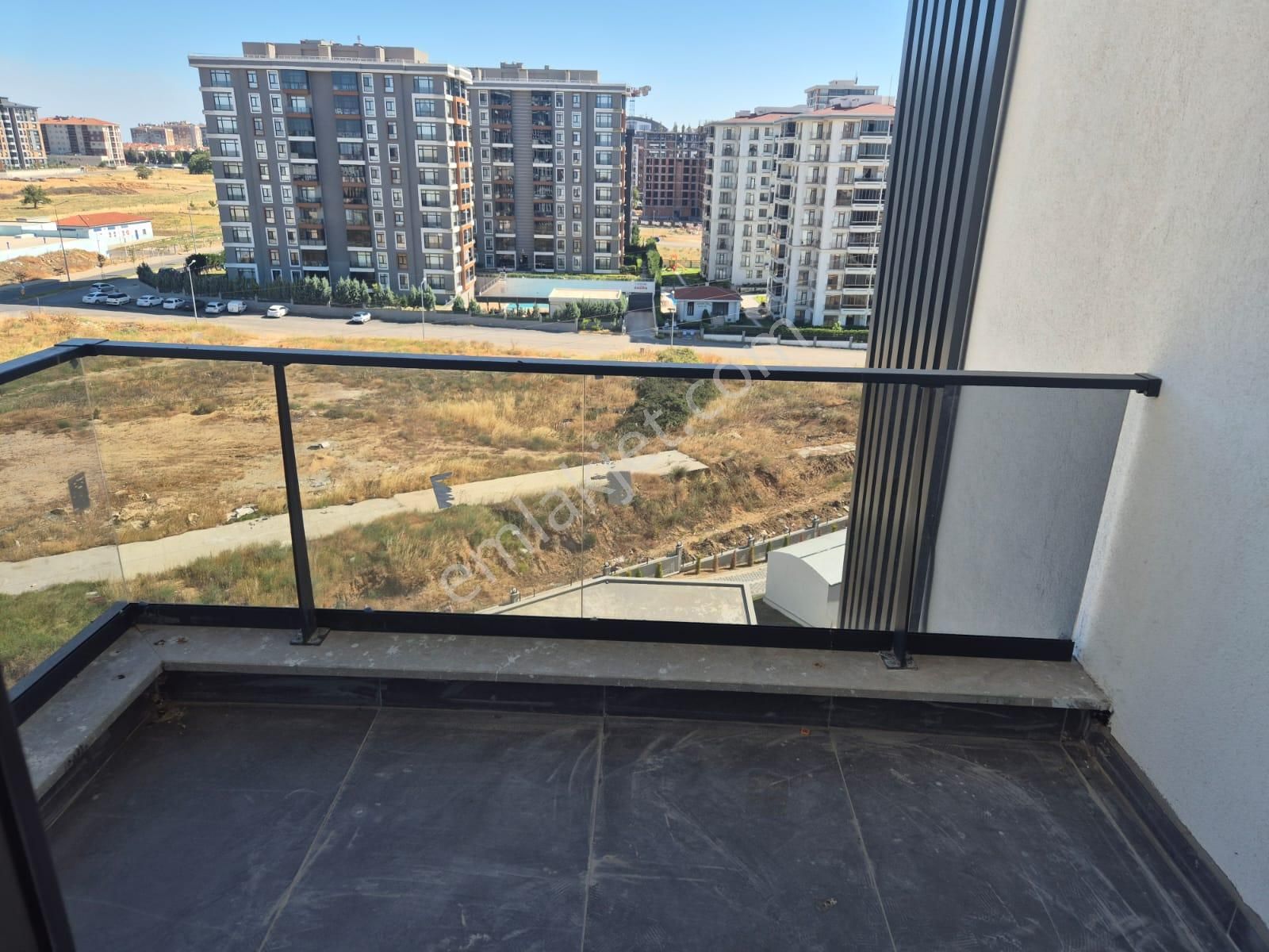Hürriyet Mah. Havuzlu Sitede Satılık Havuz Cepheli 3+1 Daire - Görsel 6
