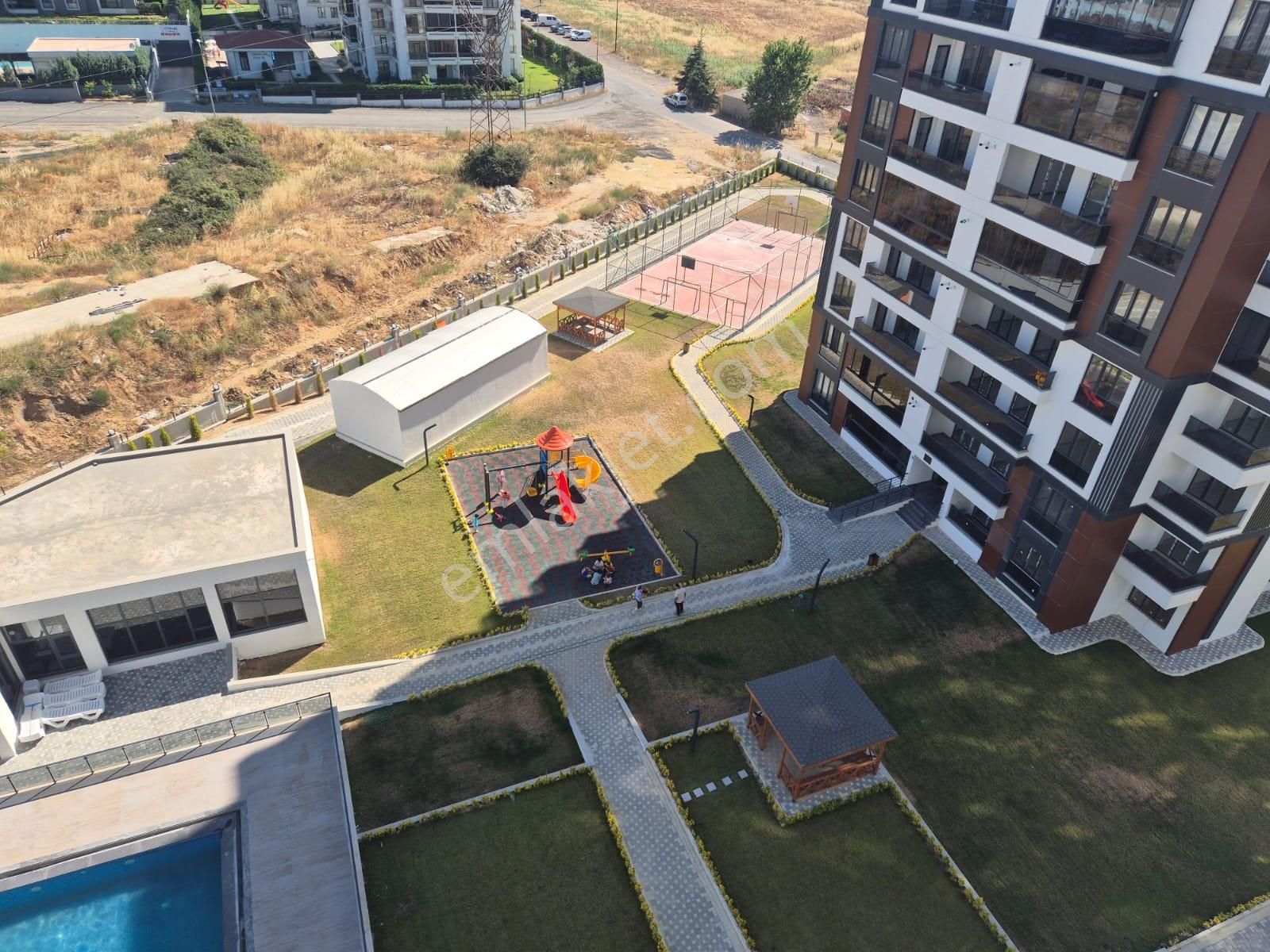Hürriyet Mah. Havuzlu Sitede Satılık Havuz Cepheli 3+1 Daire - Görsel 26