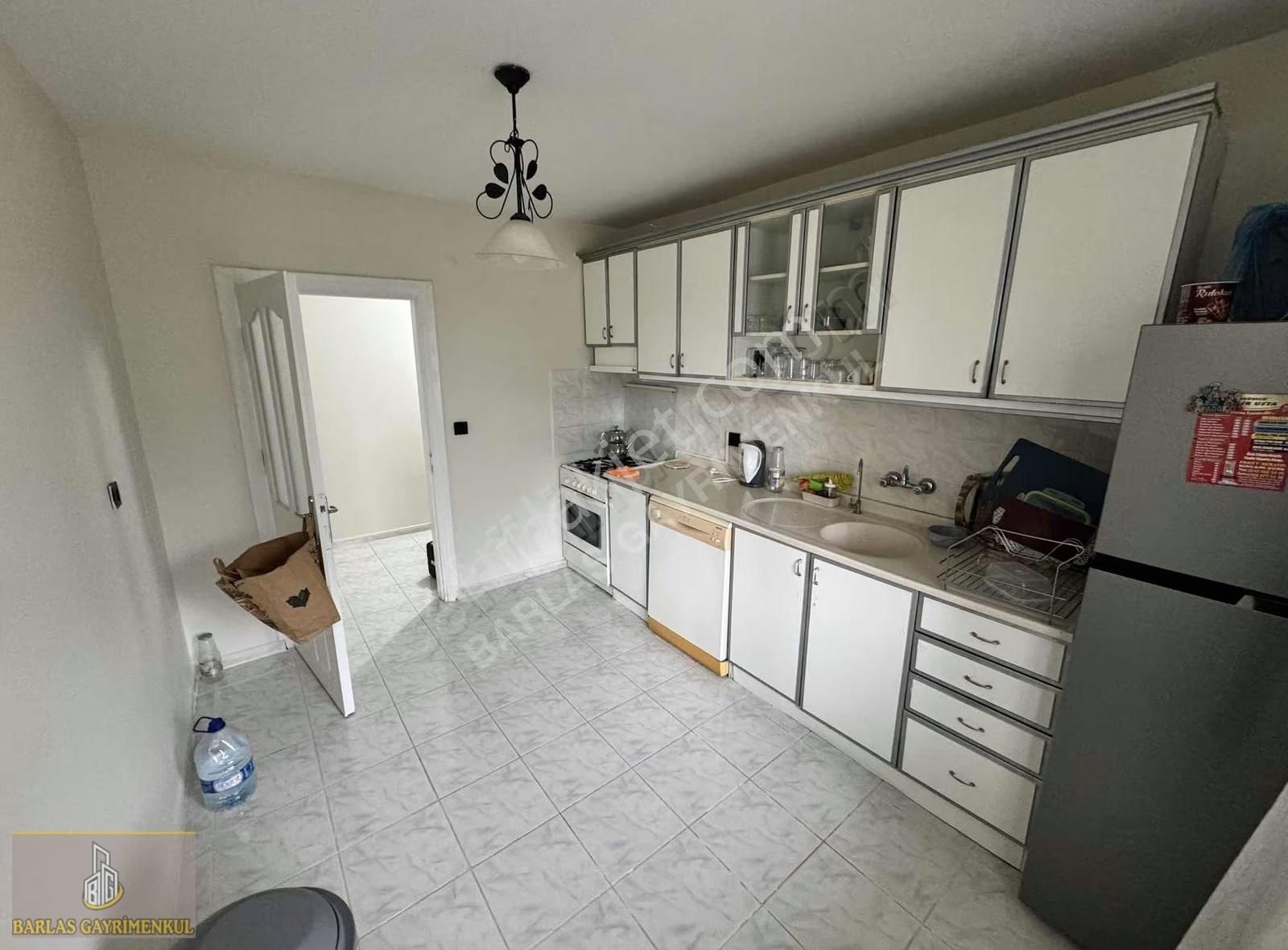 Muratpaşa Yeşilbahçe Mahallesinde Eşyalı Geniş Kiralık 1+1 Daire - Görsel 5