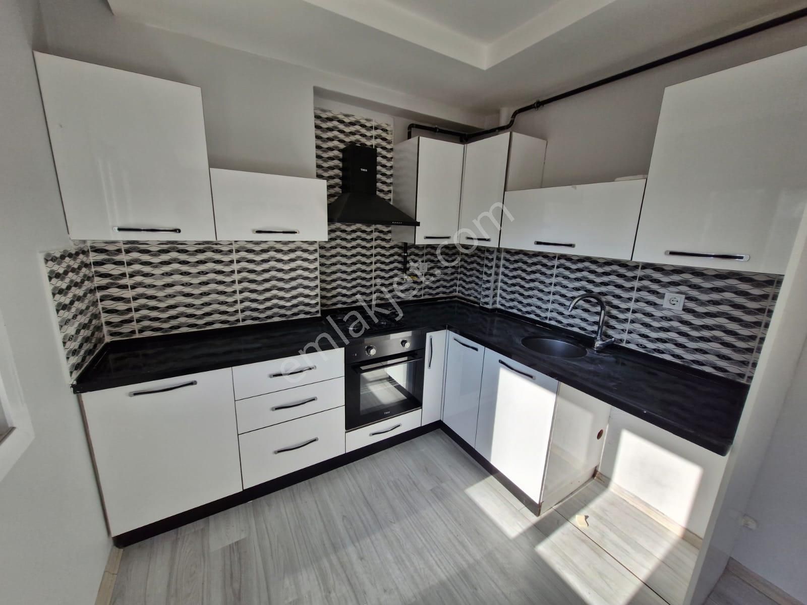 100.yılda 2+1 Açık Mutfaklı Doğalgazlı Az Katlı Kiralık Daire