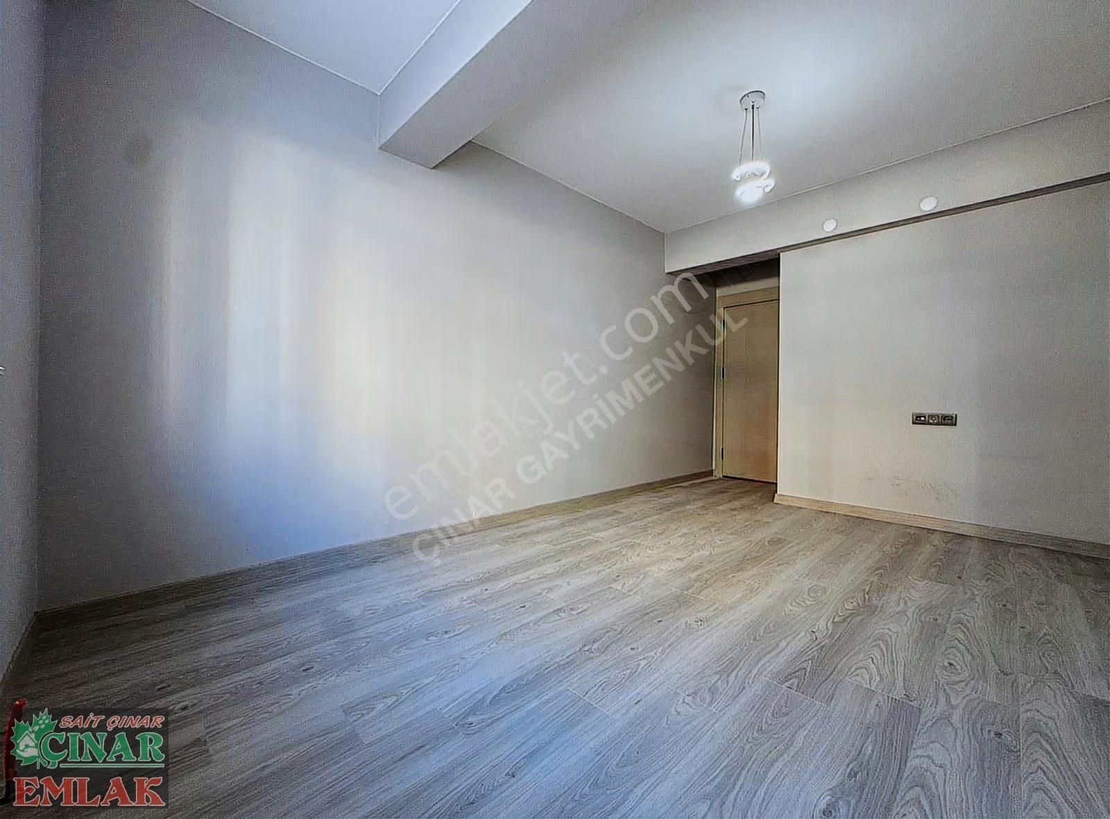 Yılın Fırsatı Ultra Lüx Geniş Kullanım Alanıyla 4+1 Arakat Daire - Görsel 24