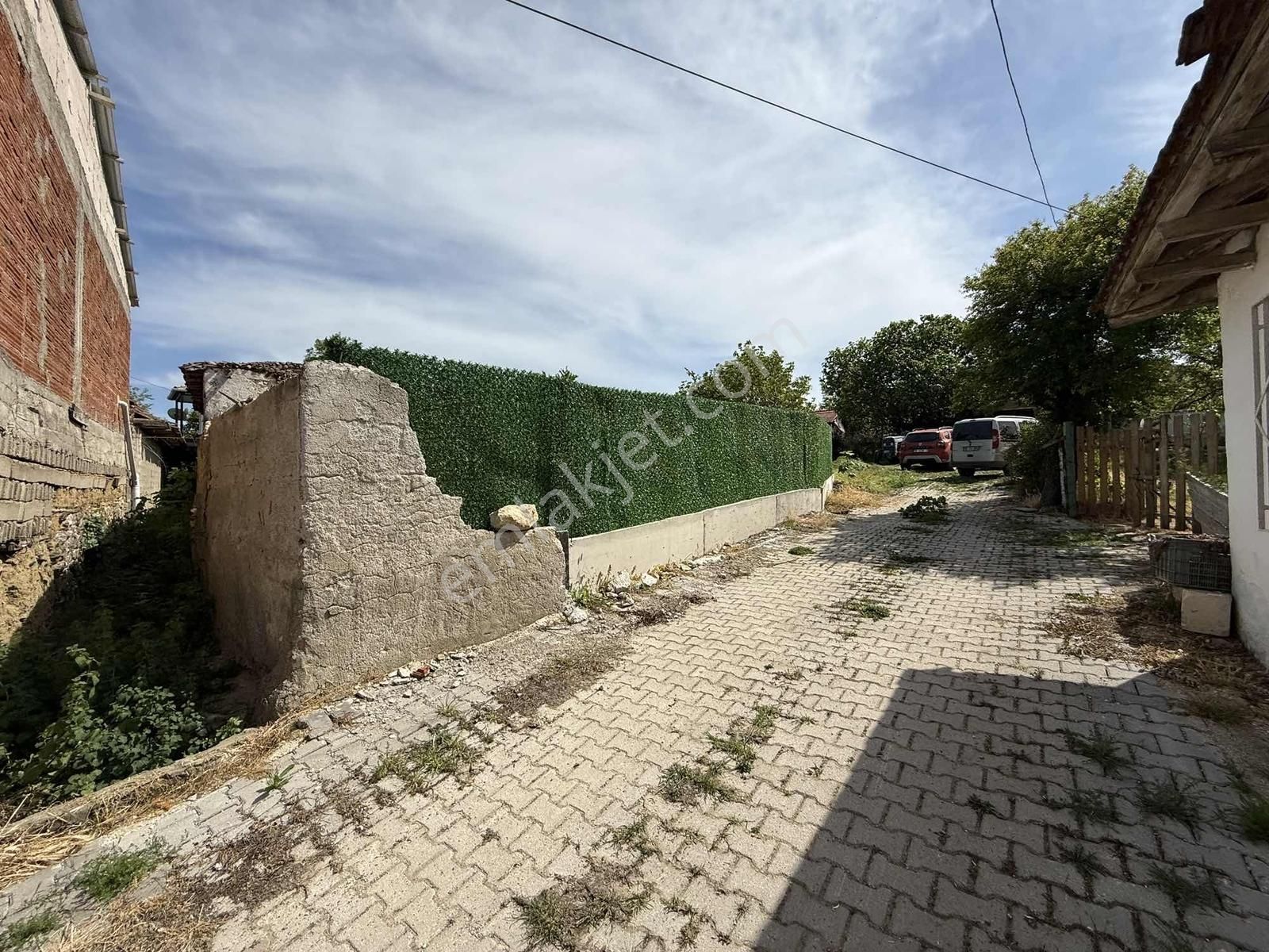 İznik Derbent'te Etrafı Çevrili 303 M2 İmarlı Arsa - Görsel 20