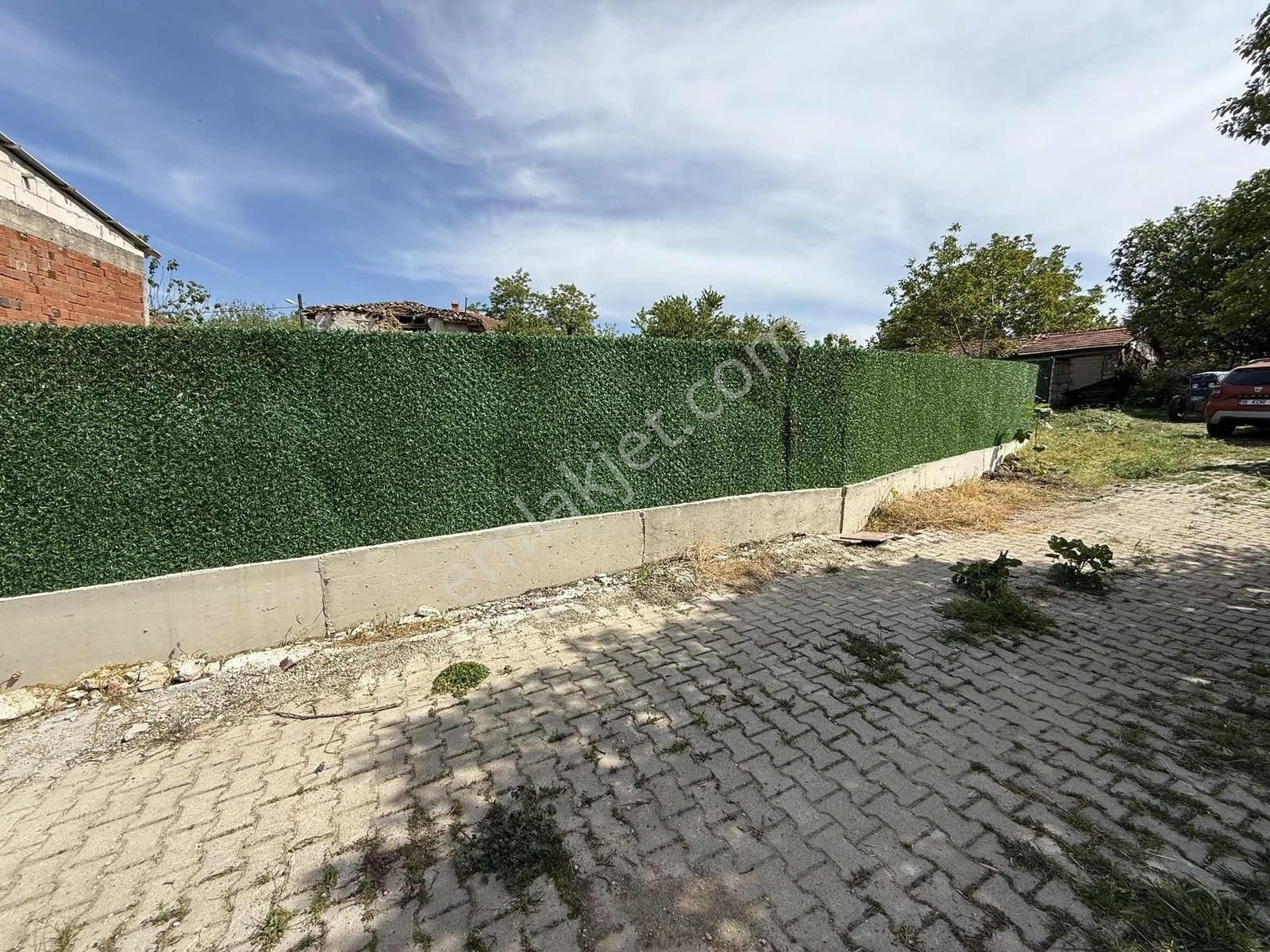 İznik Derbent'te Etrafı Çevrili 303 M2 İmarlı Arsa - Görsel 3